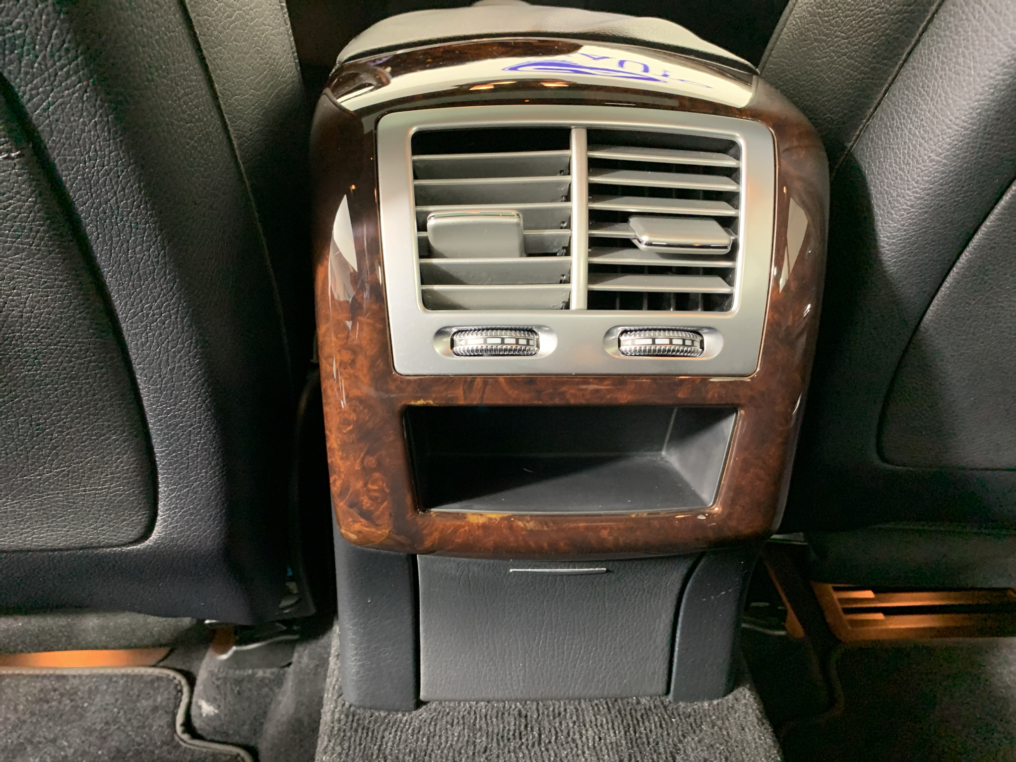 Vehicle photo 33