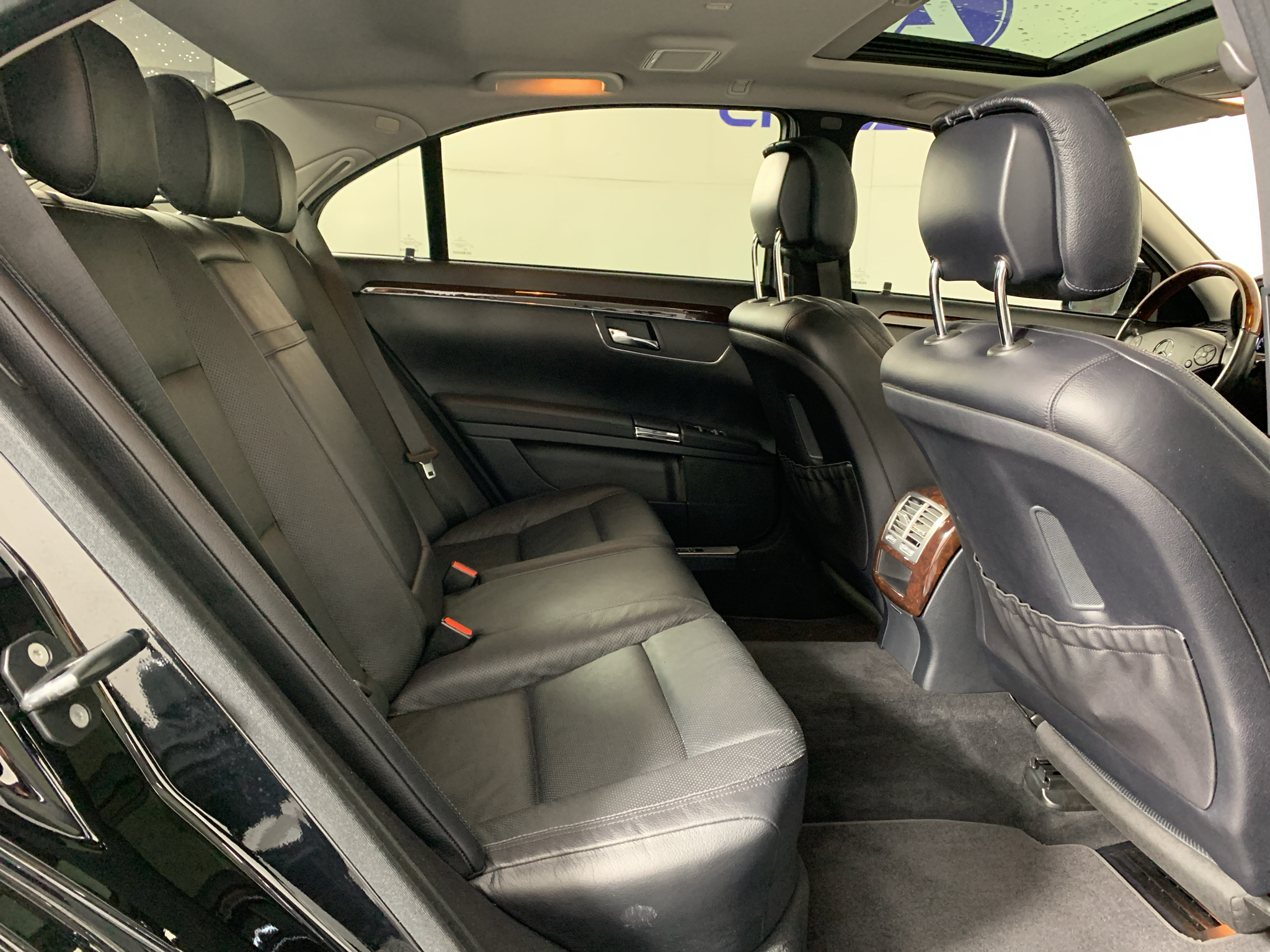 Vehicle photo 37