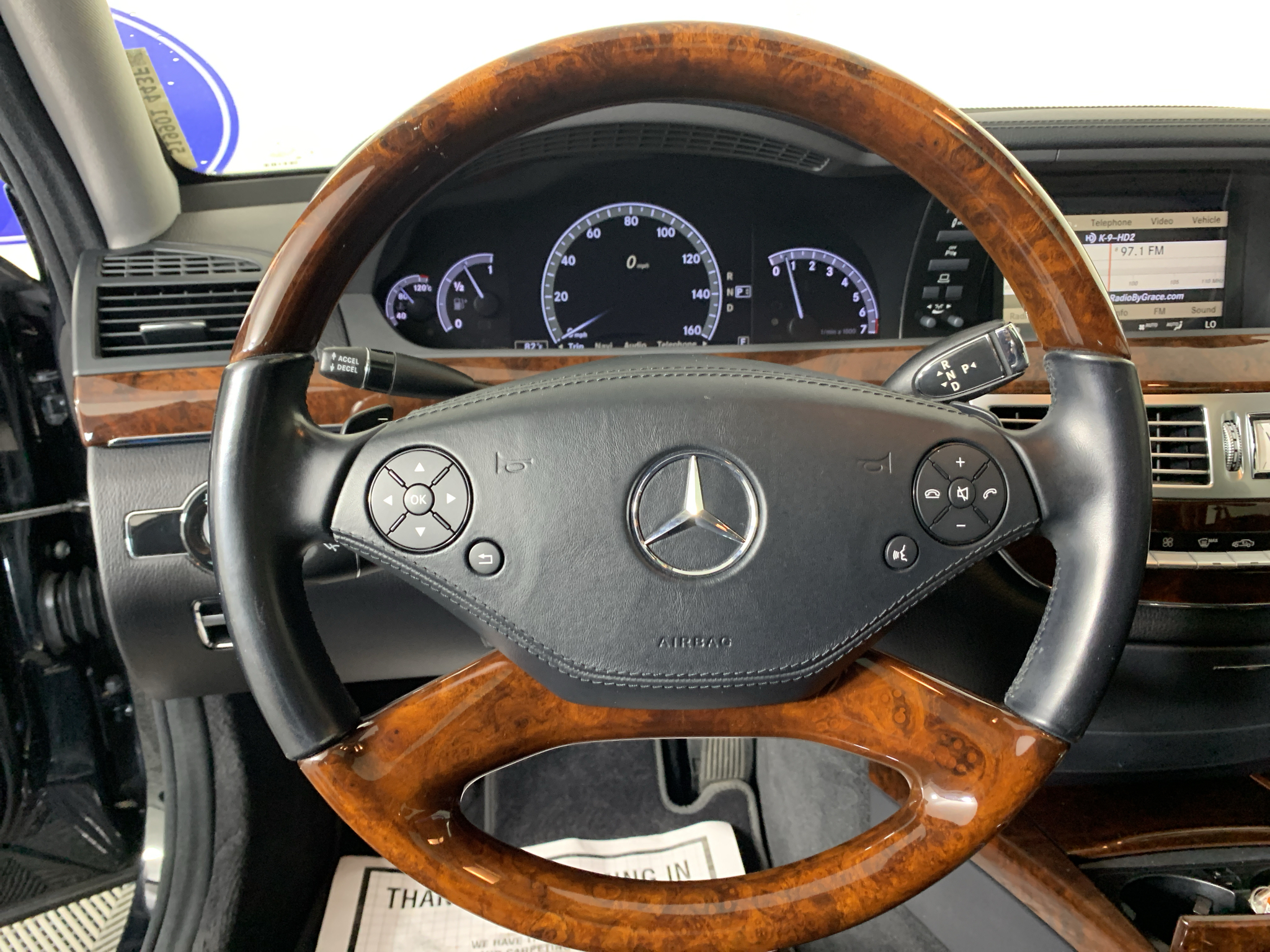 Vehicle photo 21