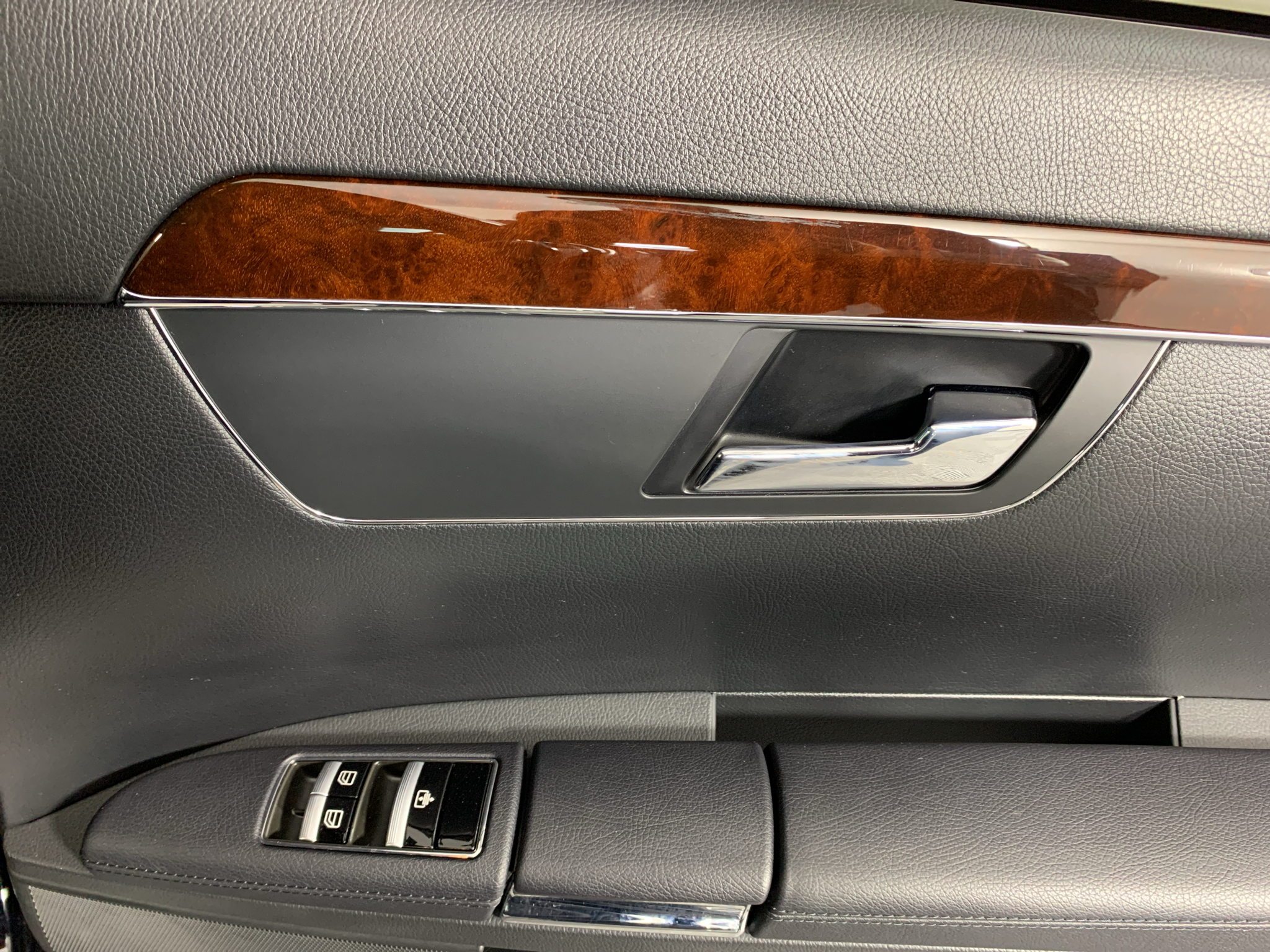 Vehicle photo 36