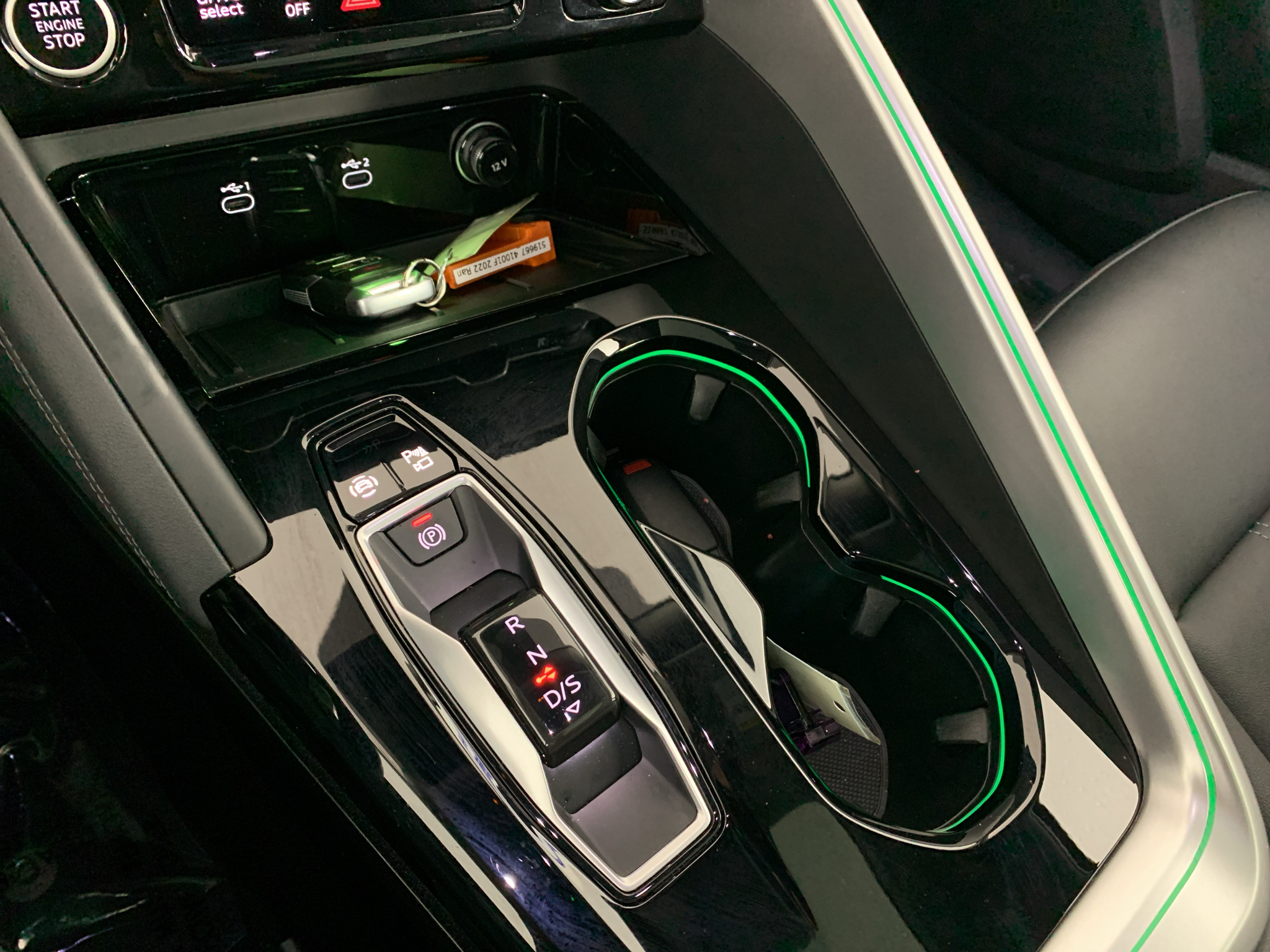 Vehicle photo 22