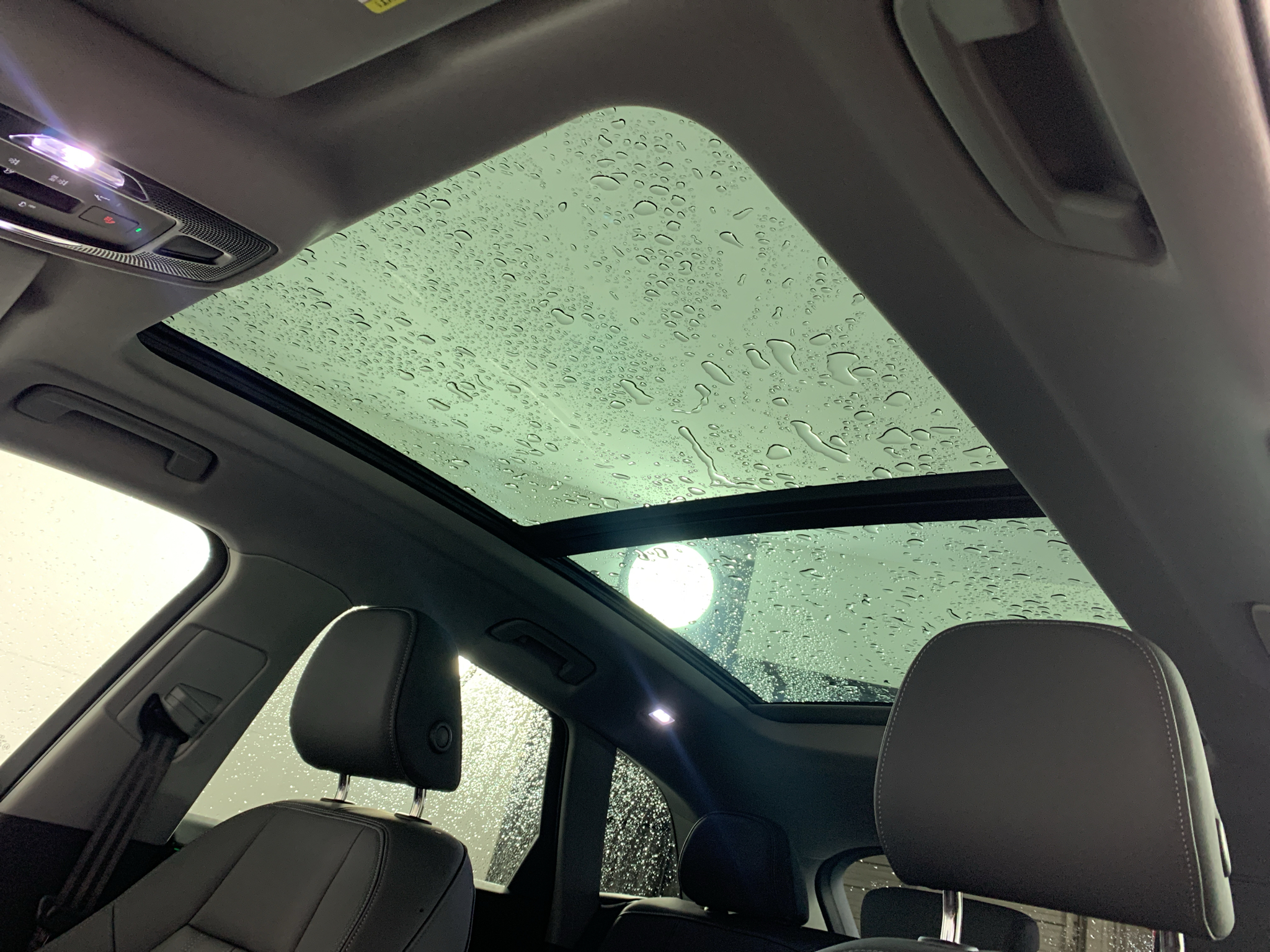 Vehicle photo 27