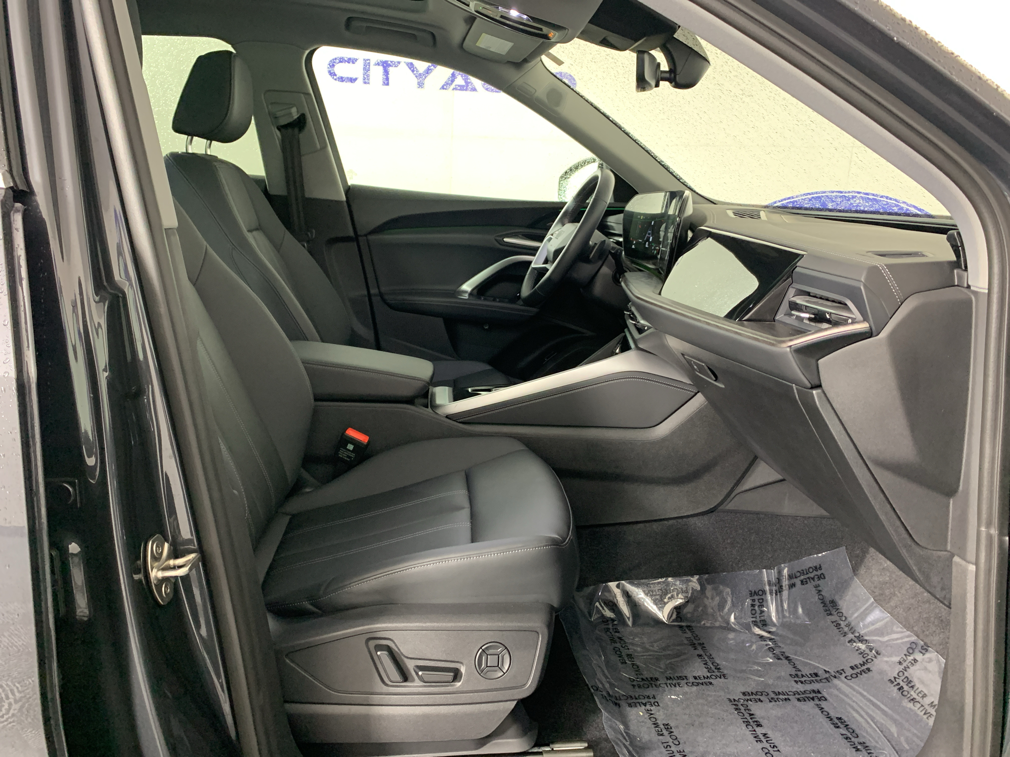 Vehicle photo 38