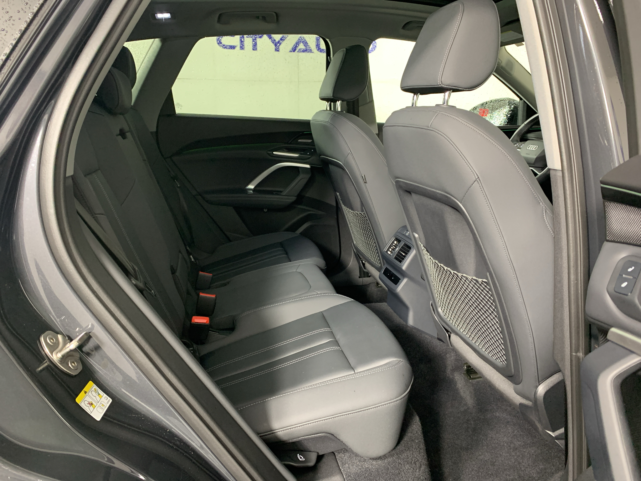 Vehicle photo 35