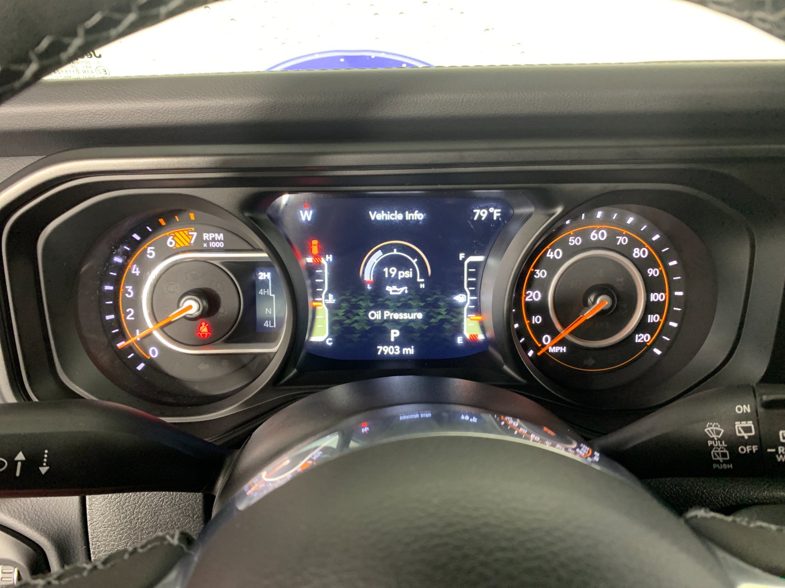 Vehicle photo 22