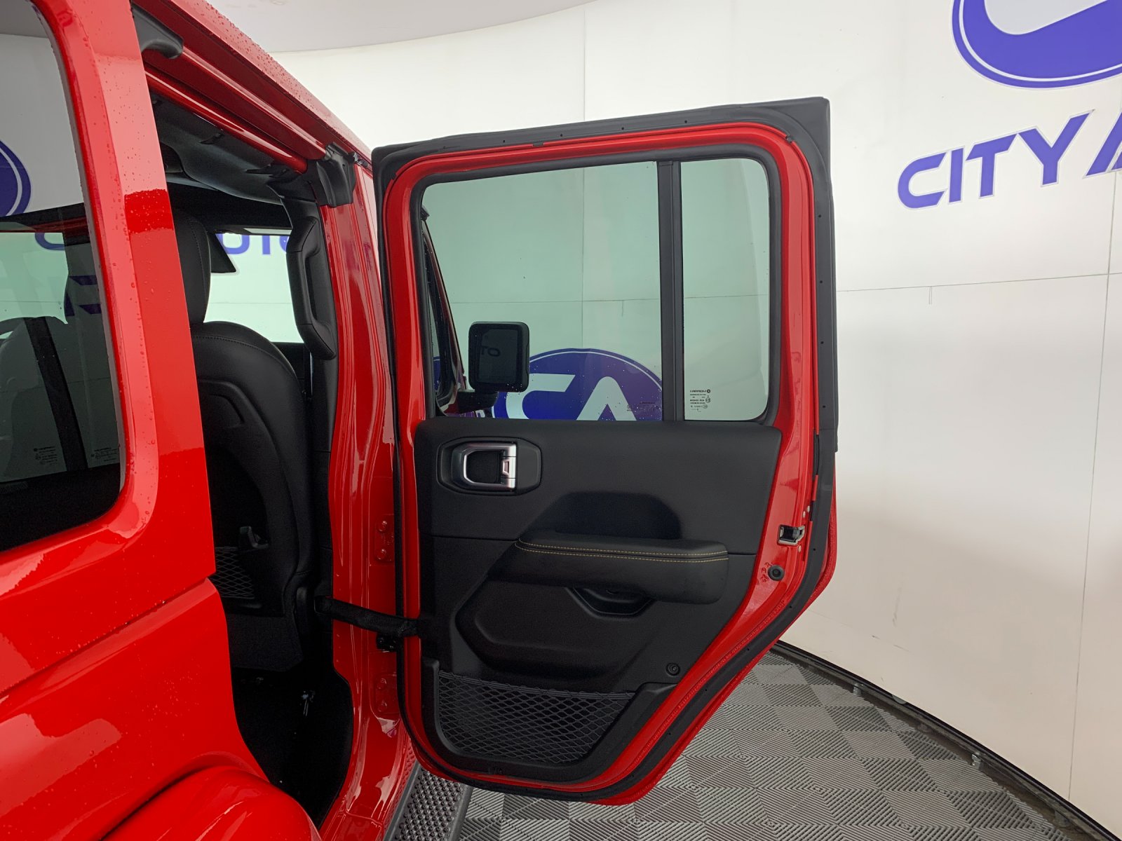 Vehicle photo 36
