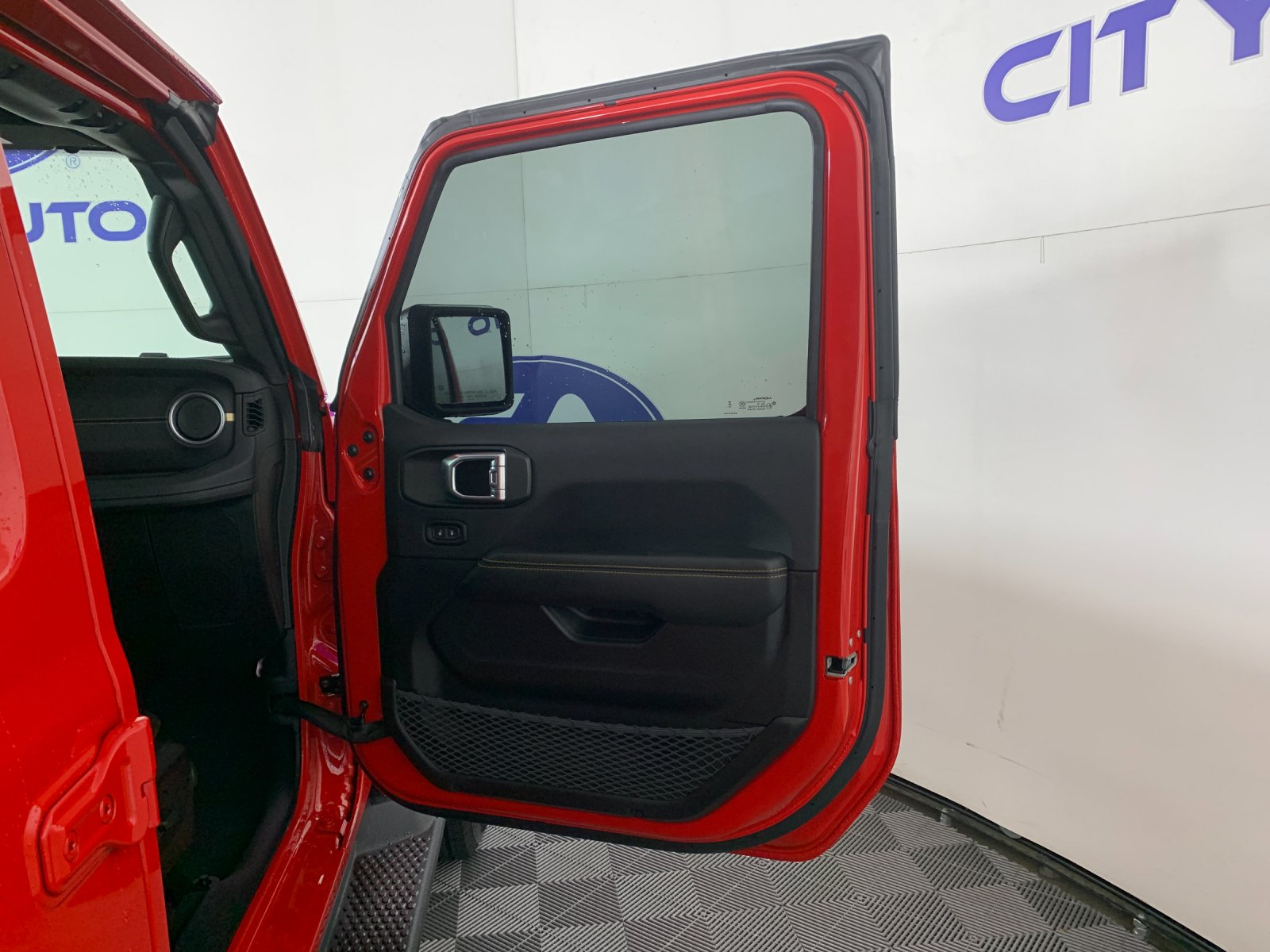 Vehicle photo 39