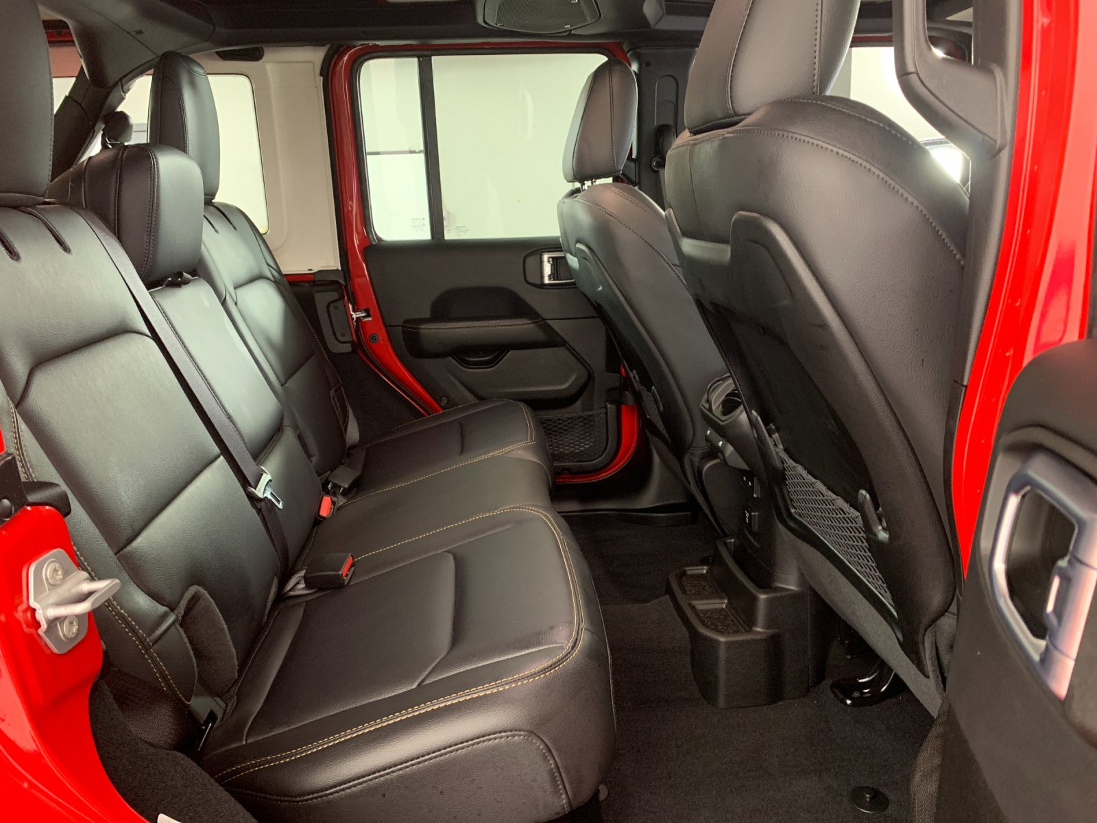 Vehicle photo 38