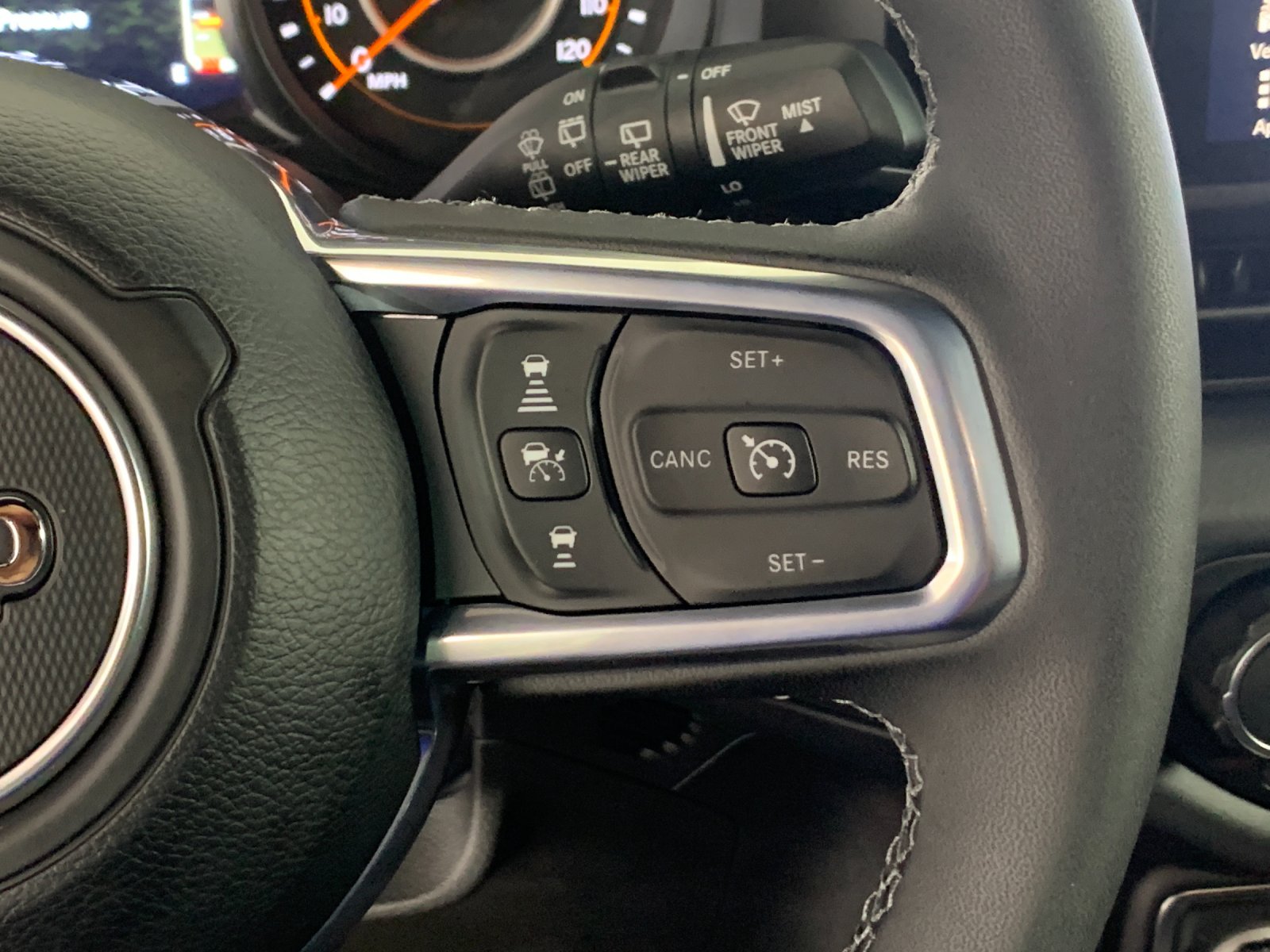 Vehicle photo 19