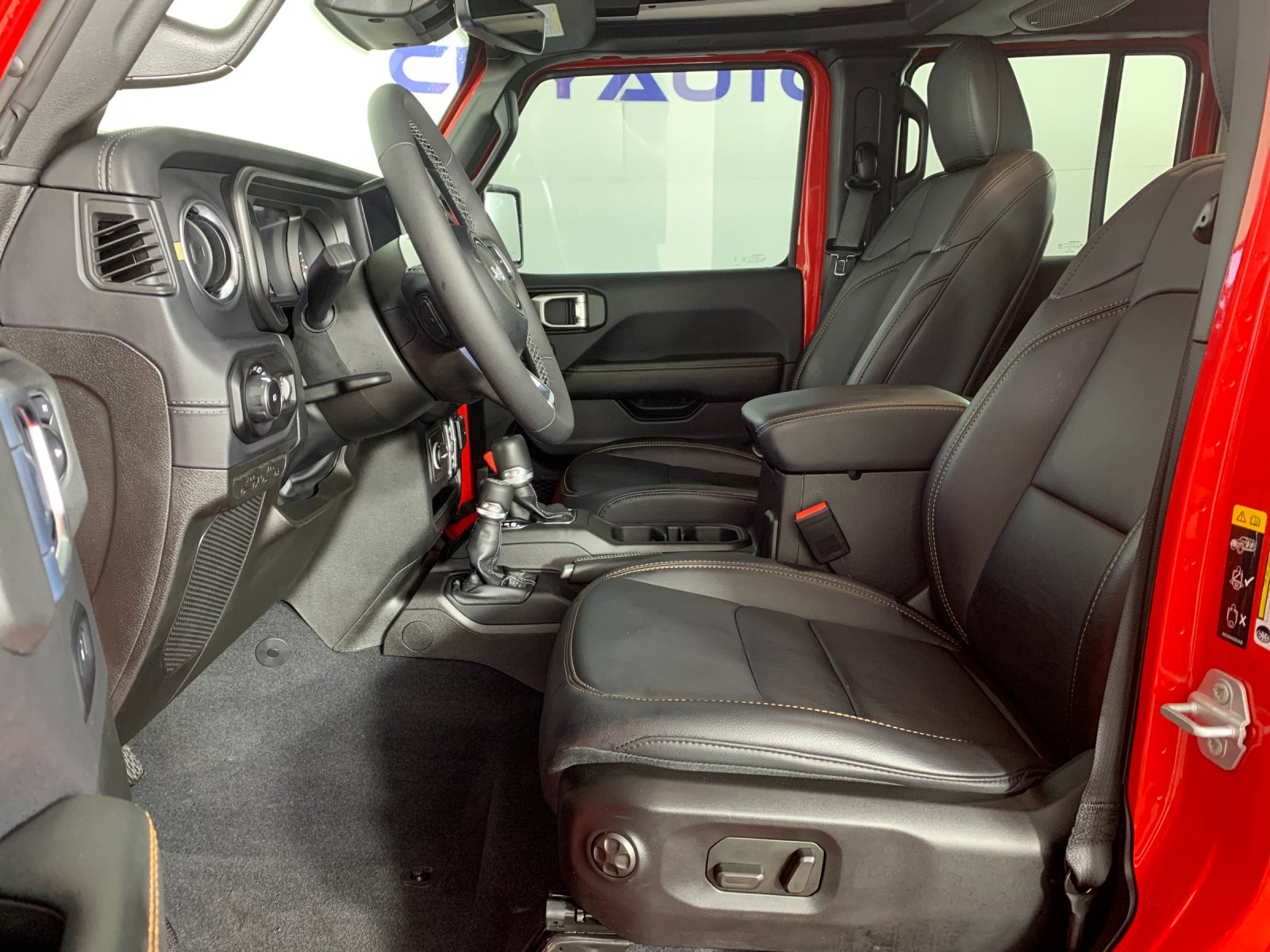 Vehicle photo 15