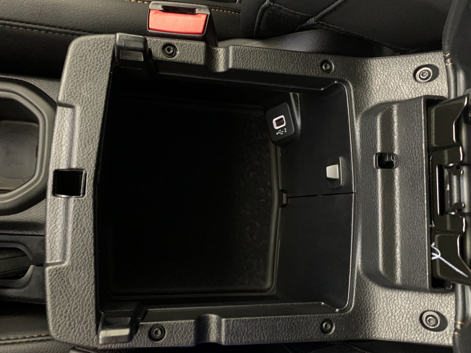 Vehicle photo 29