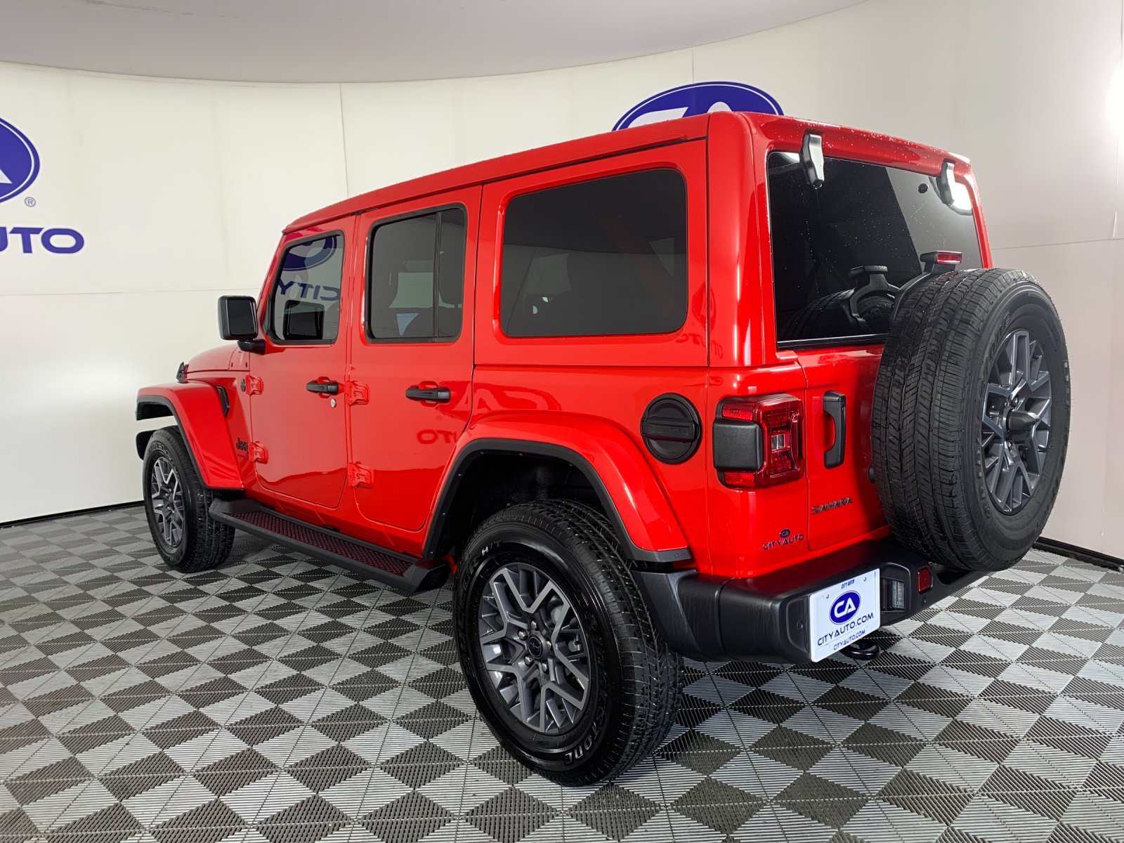 Vehicle photo 5