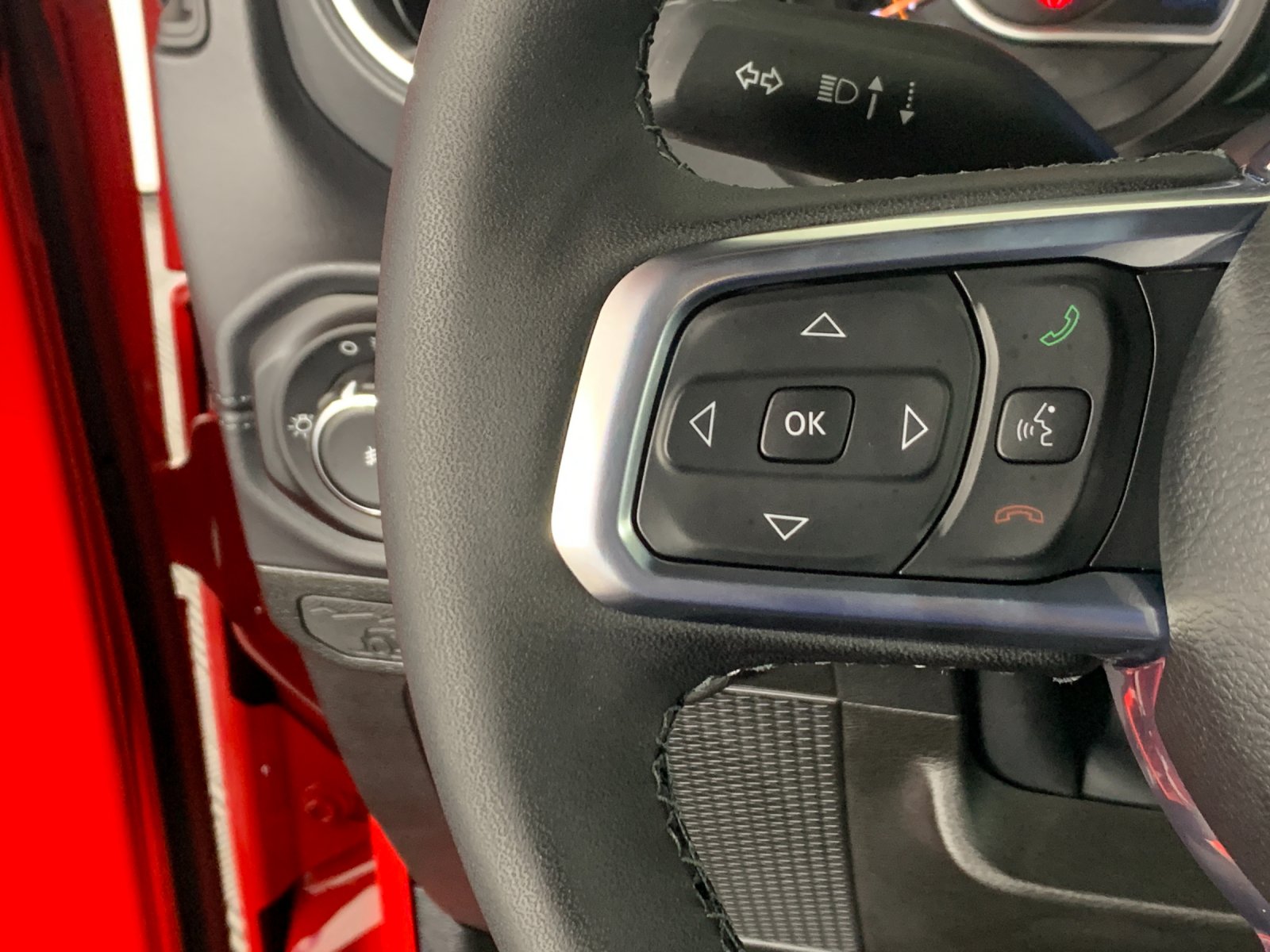 Vehicle photo 18