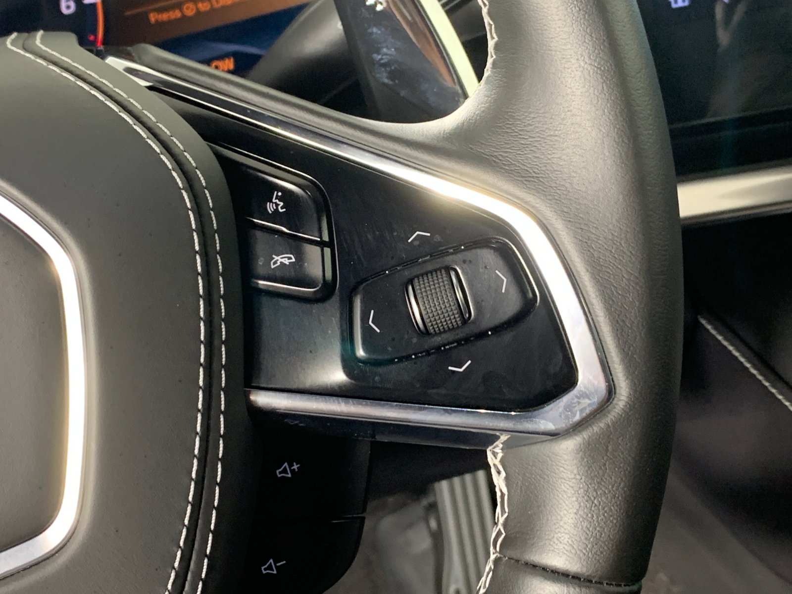 Vehicle photo 19
