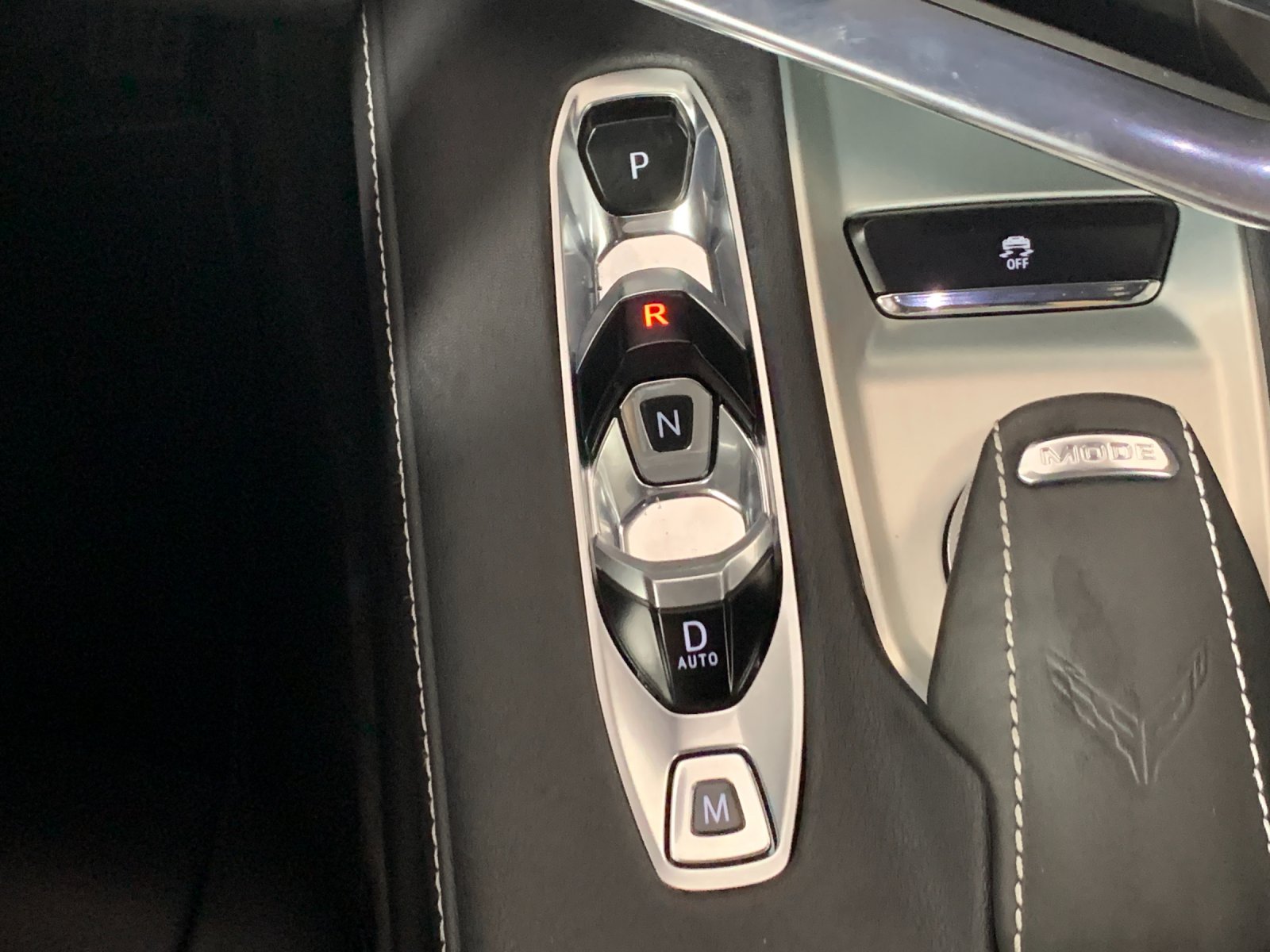 Vehicle photo 24