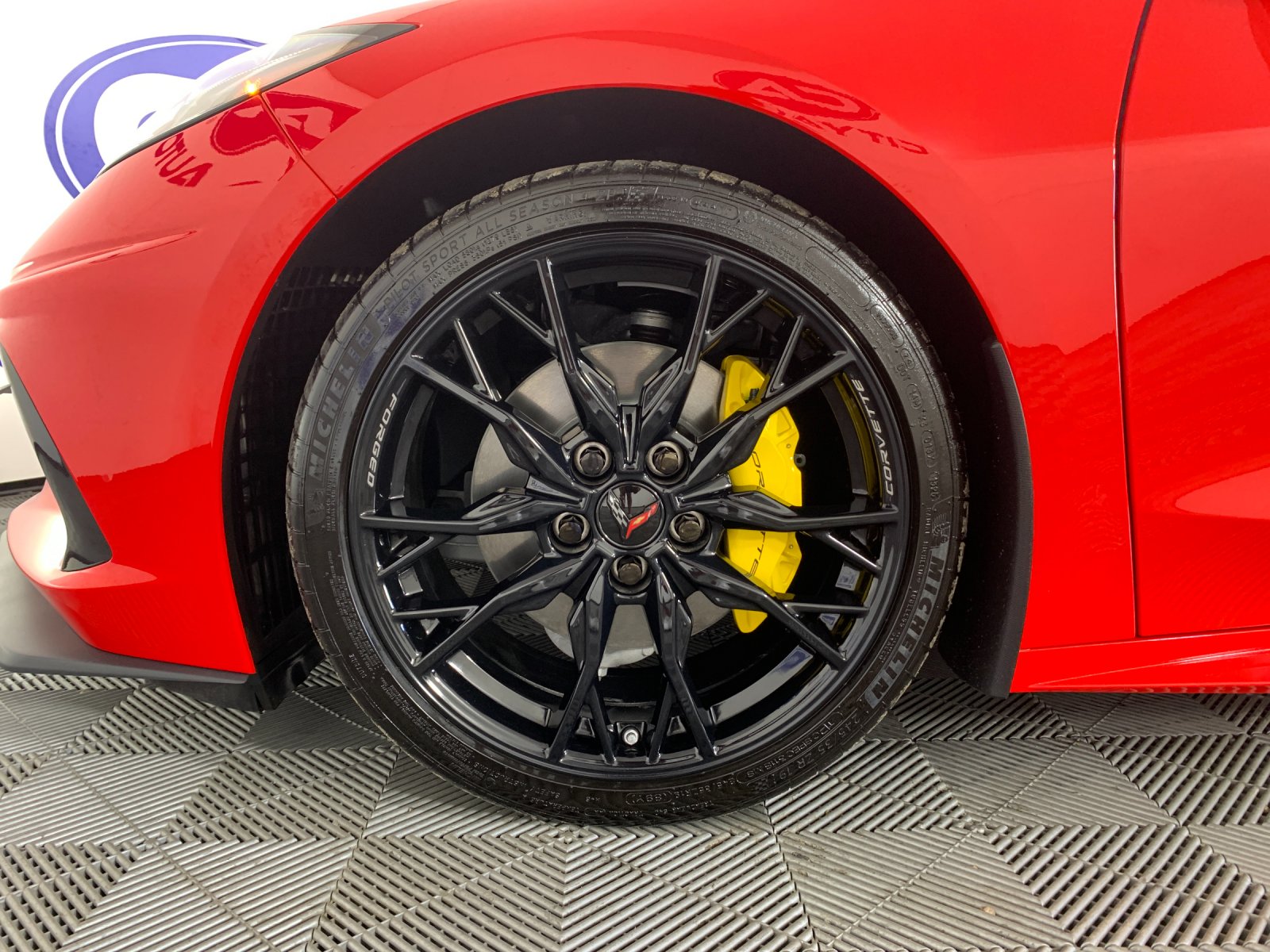 Vehicle photo 11