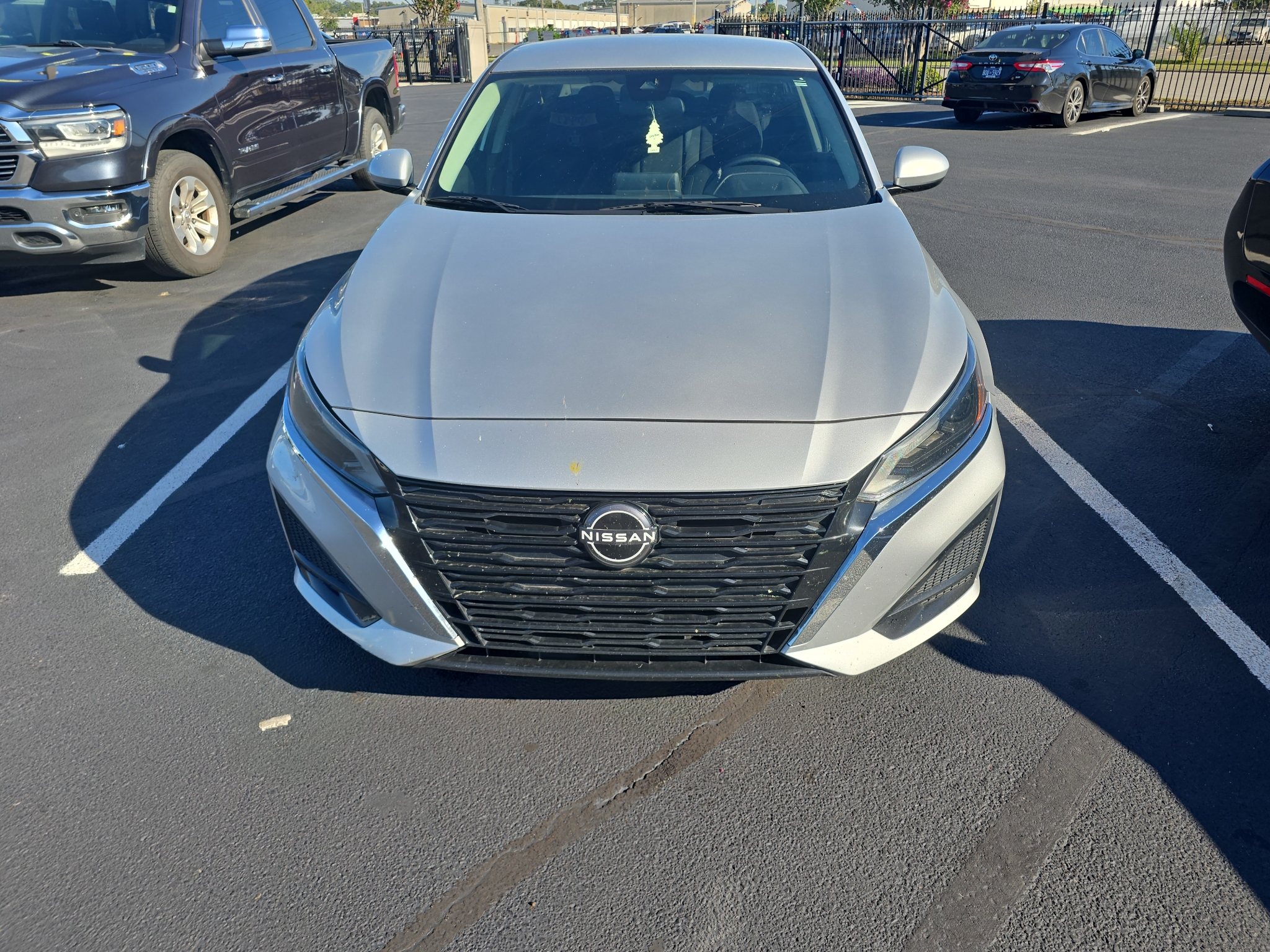 Used 2023 Nissan Altima Sedan
