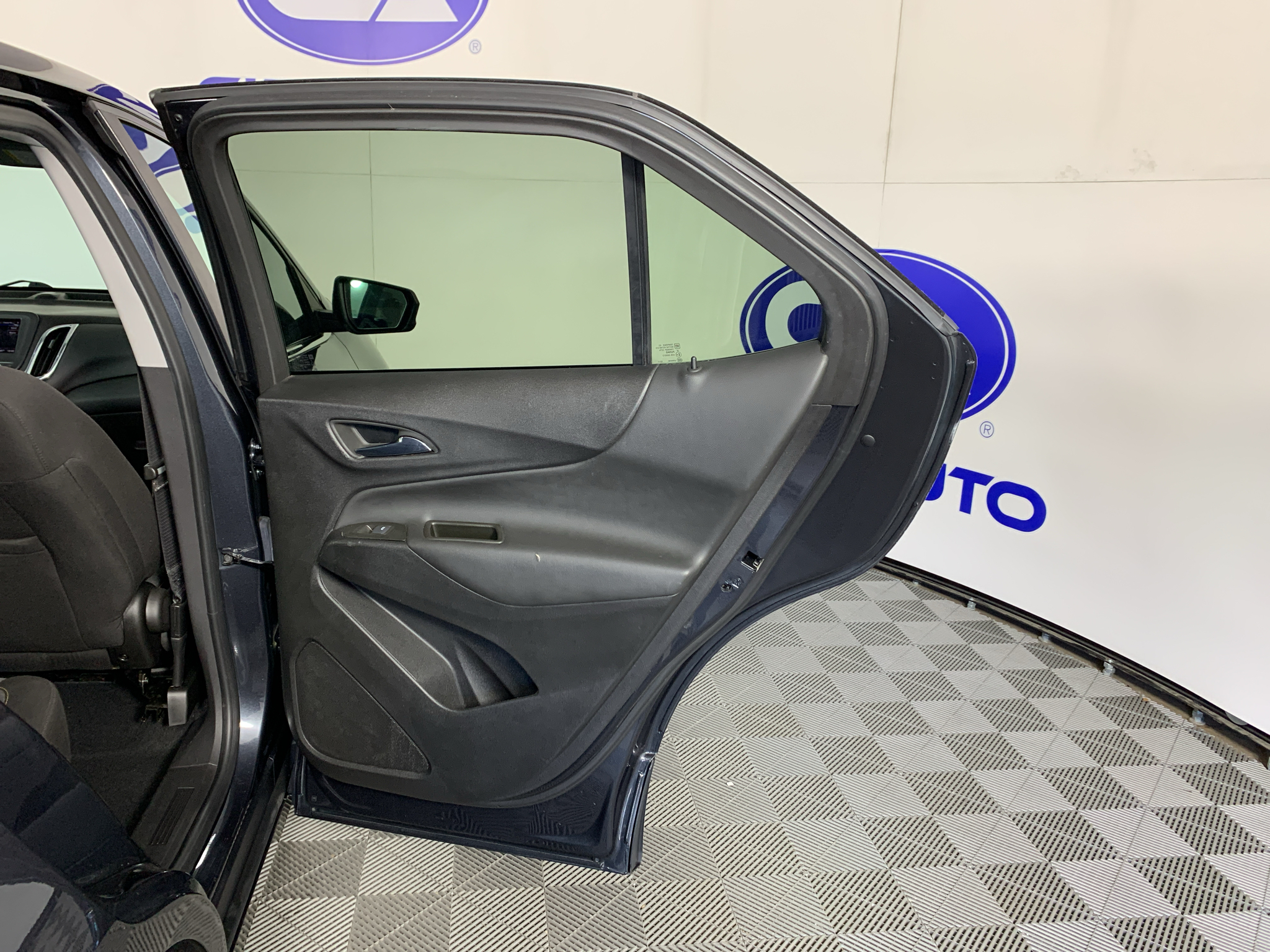 Used 2023 Chevrolet Equinox SUV