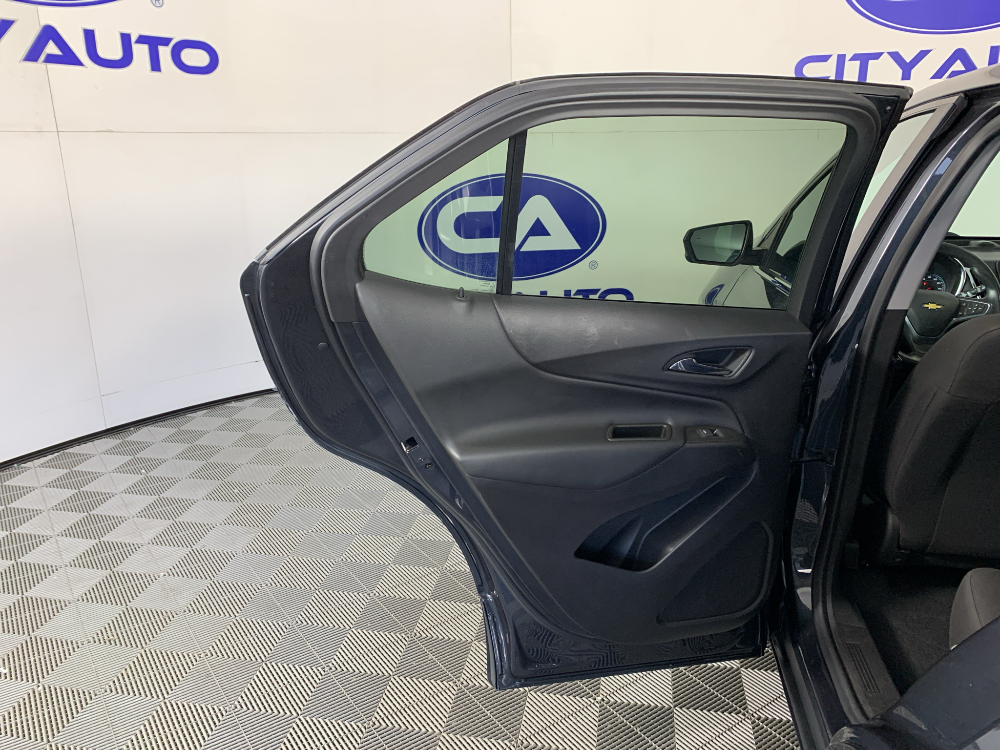 Used 2023 Chevrolet Equinox SUV