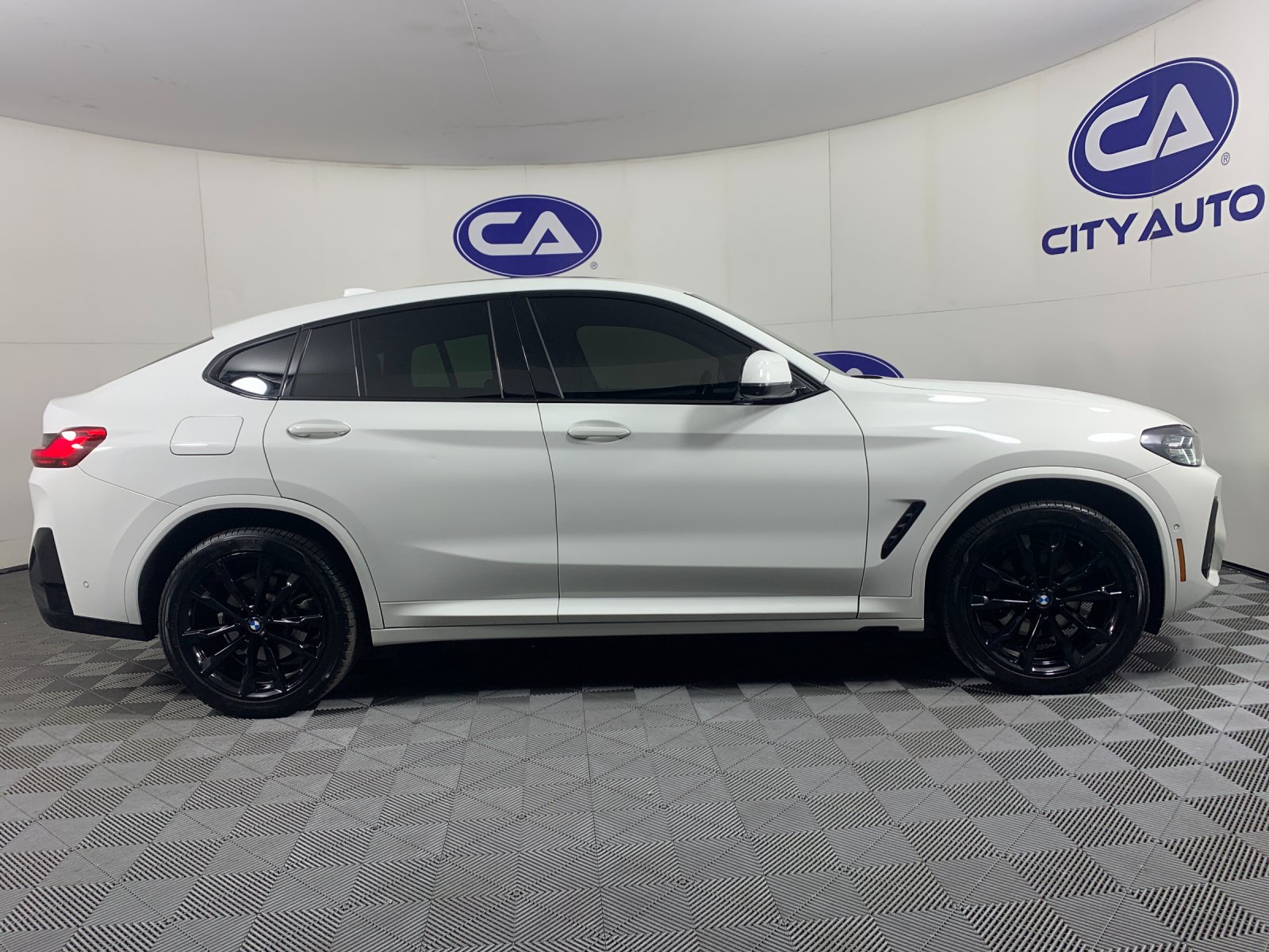 Used 2024 BMW X4 SUV