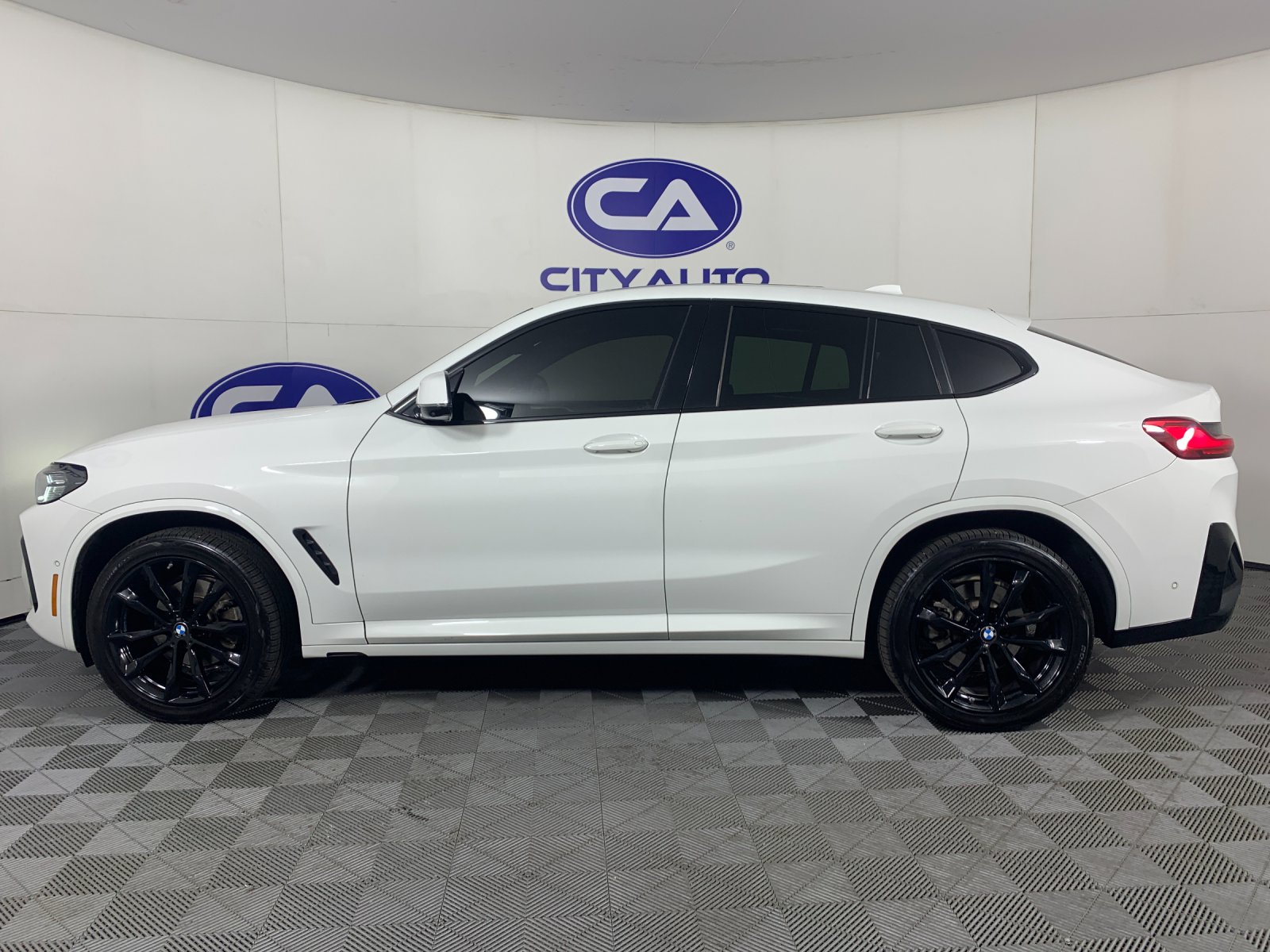 Used 2024 BMW X4 SUV