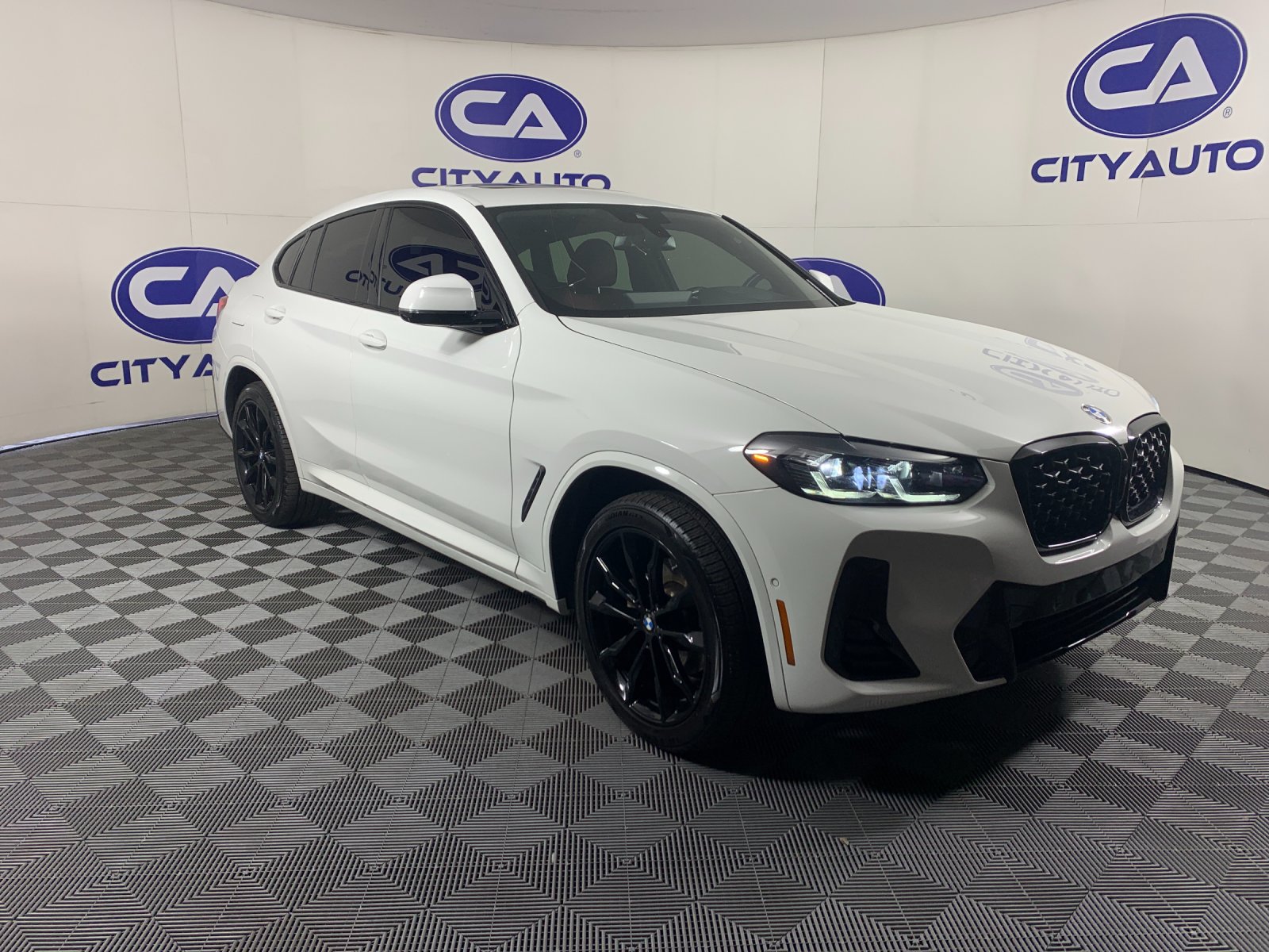 2024 BMW X4 xDrive30i