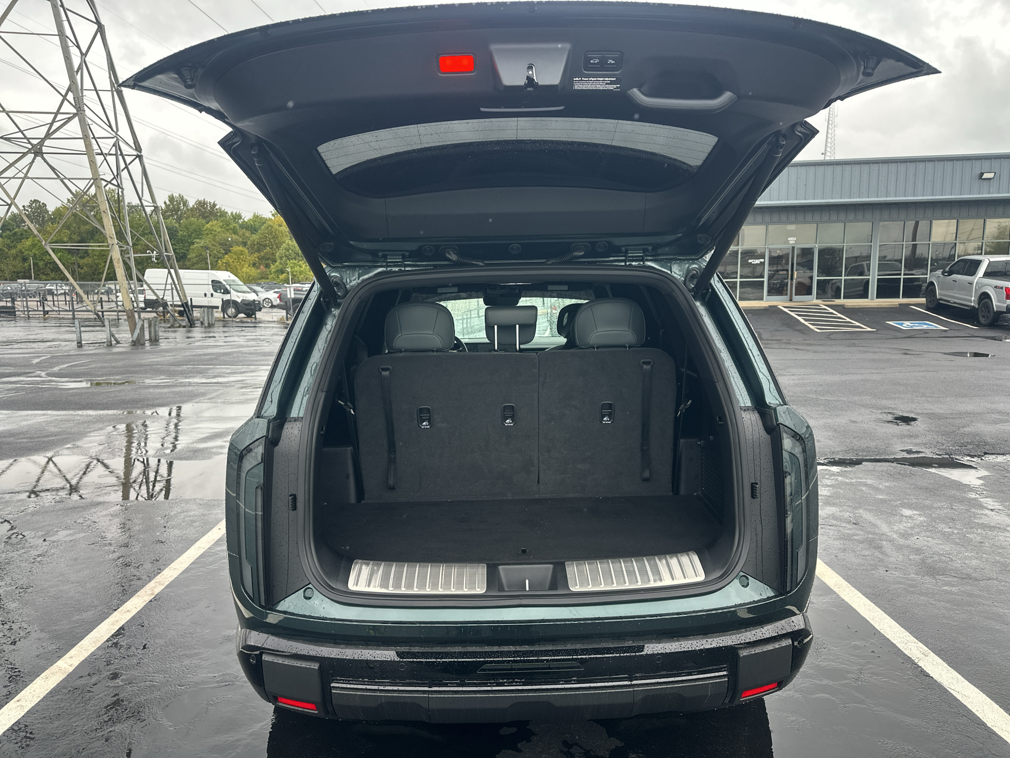 Vehicle photo 21