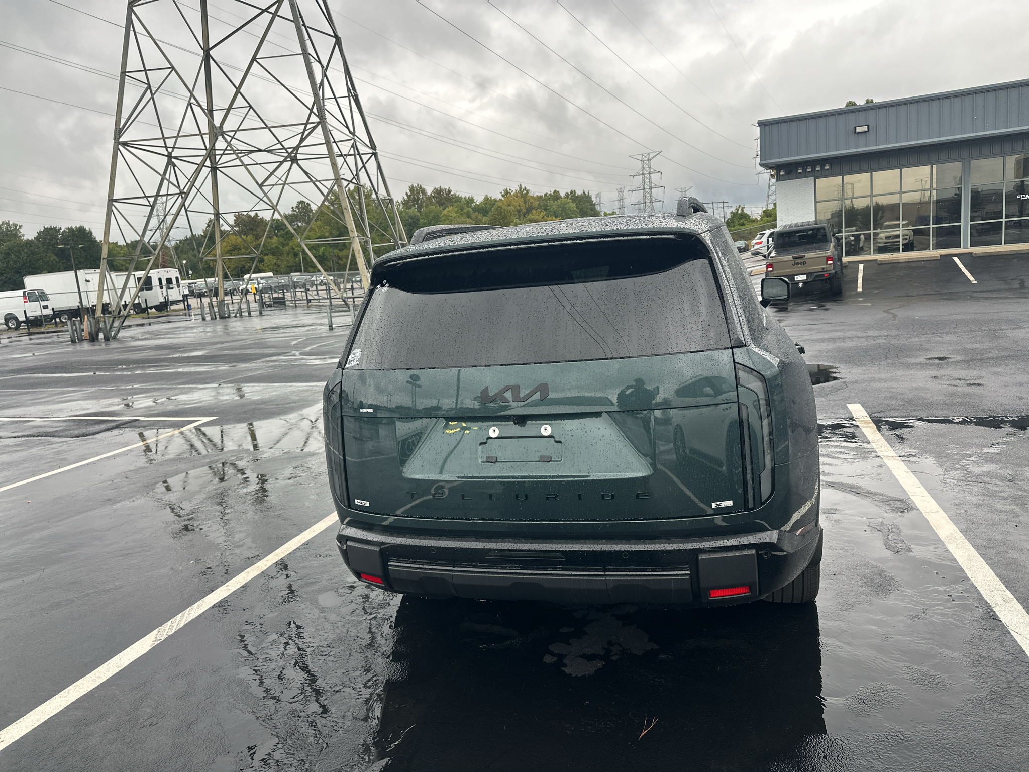Vehicle photo 6