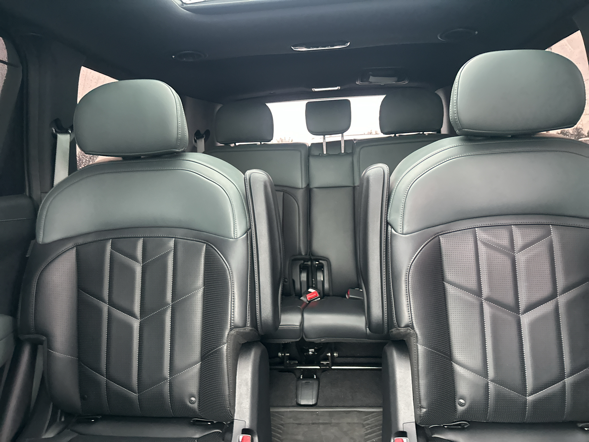 Vehicle photo 14