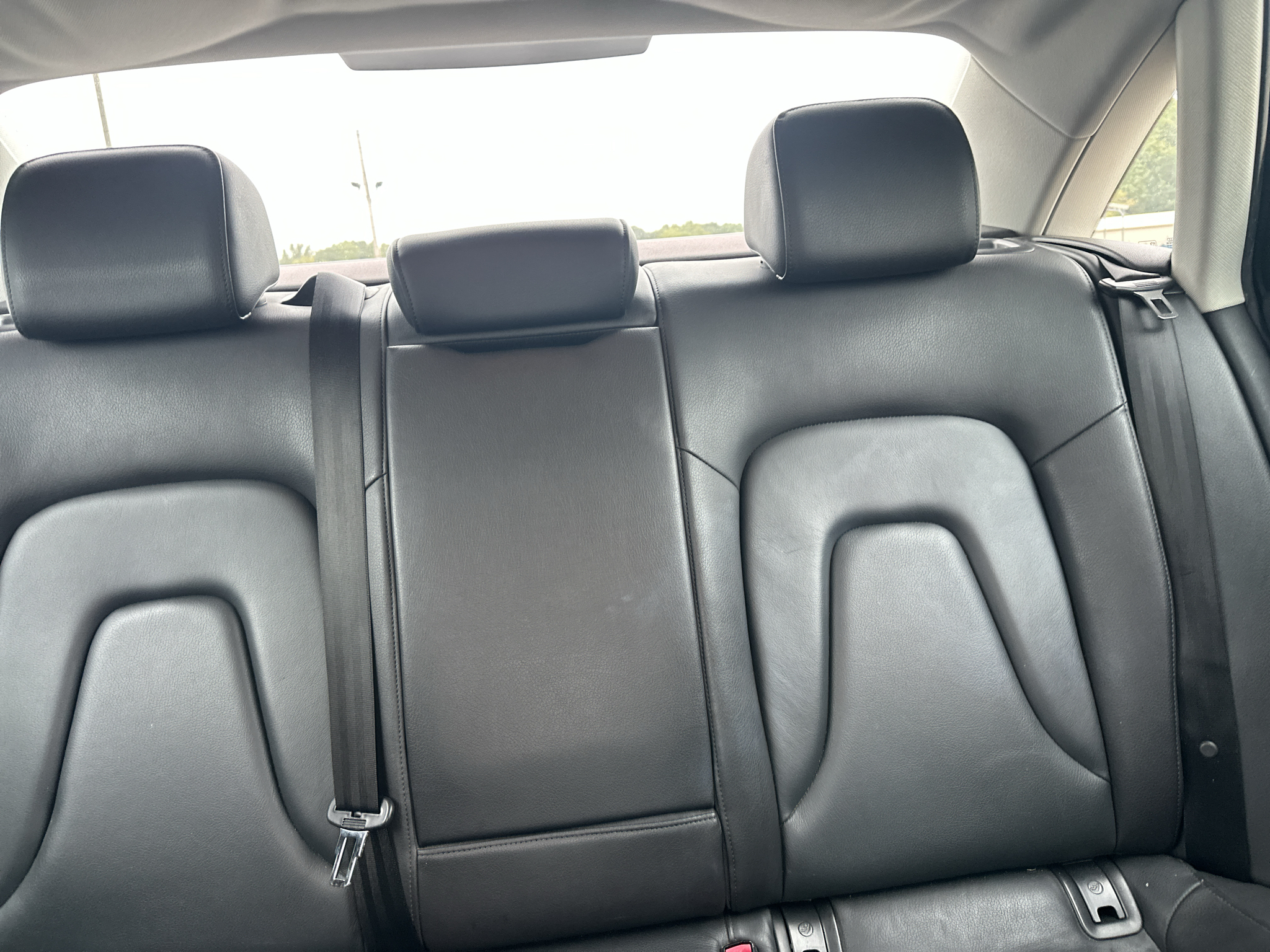 Vehicle photo 14