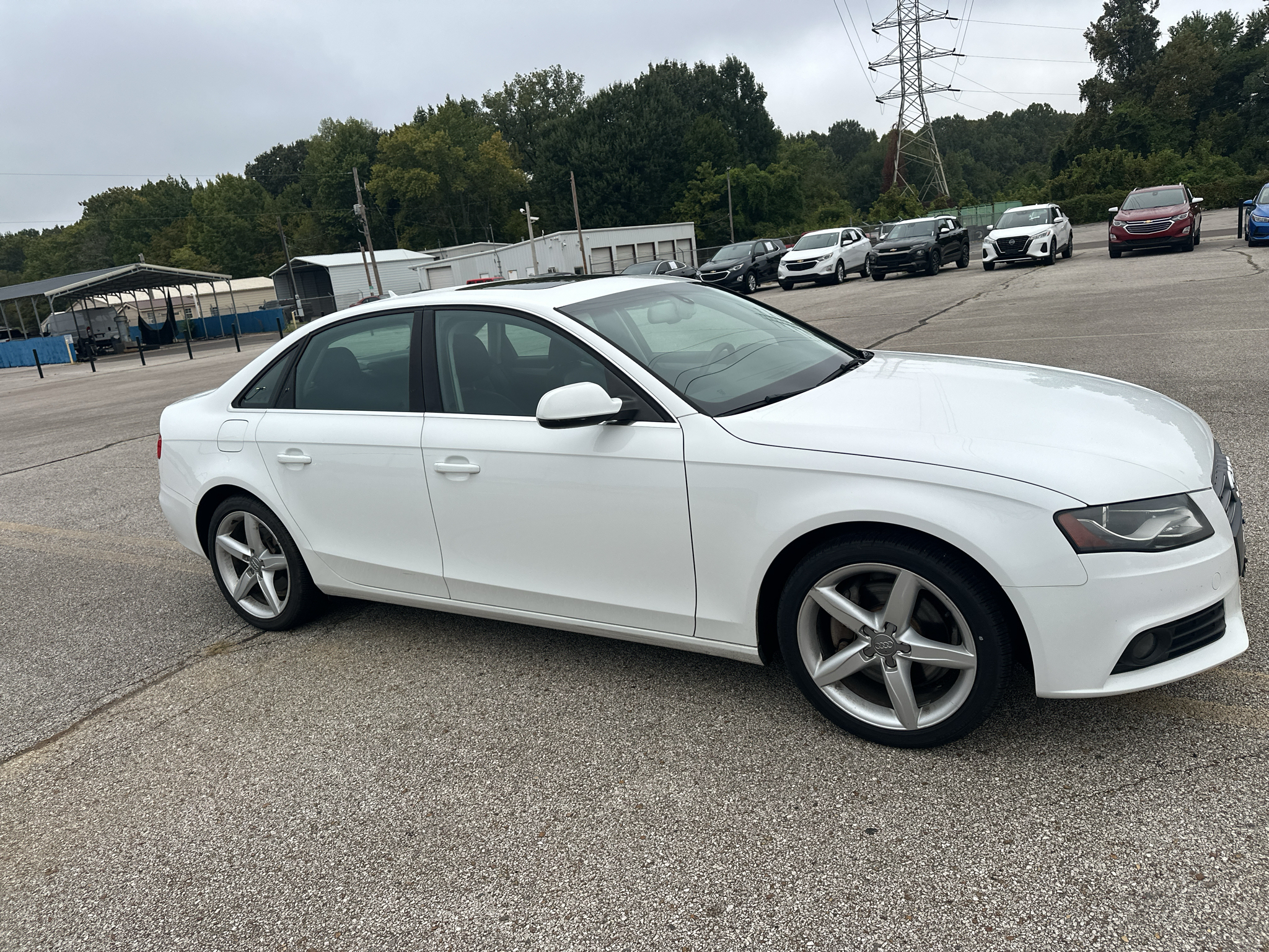 Vehicle photo 3