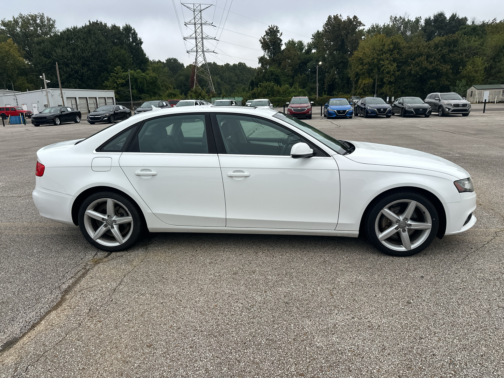 Vehicle photo 4