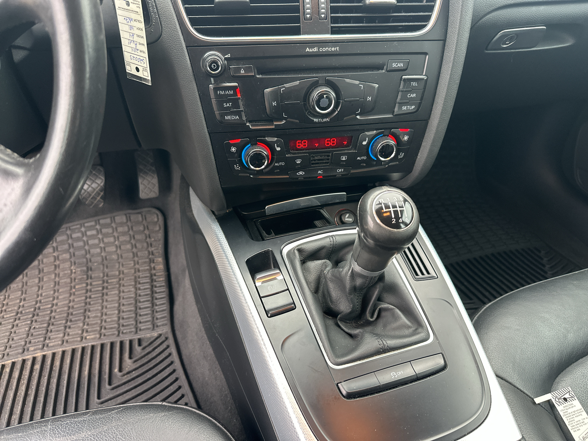 Vehicle photo 12