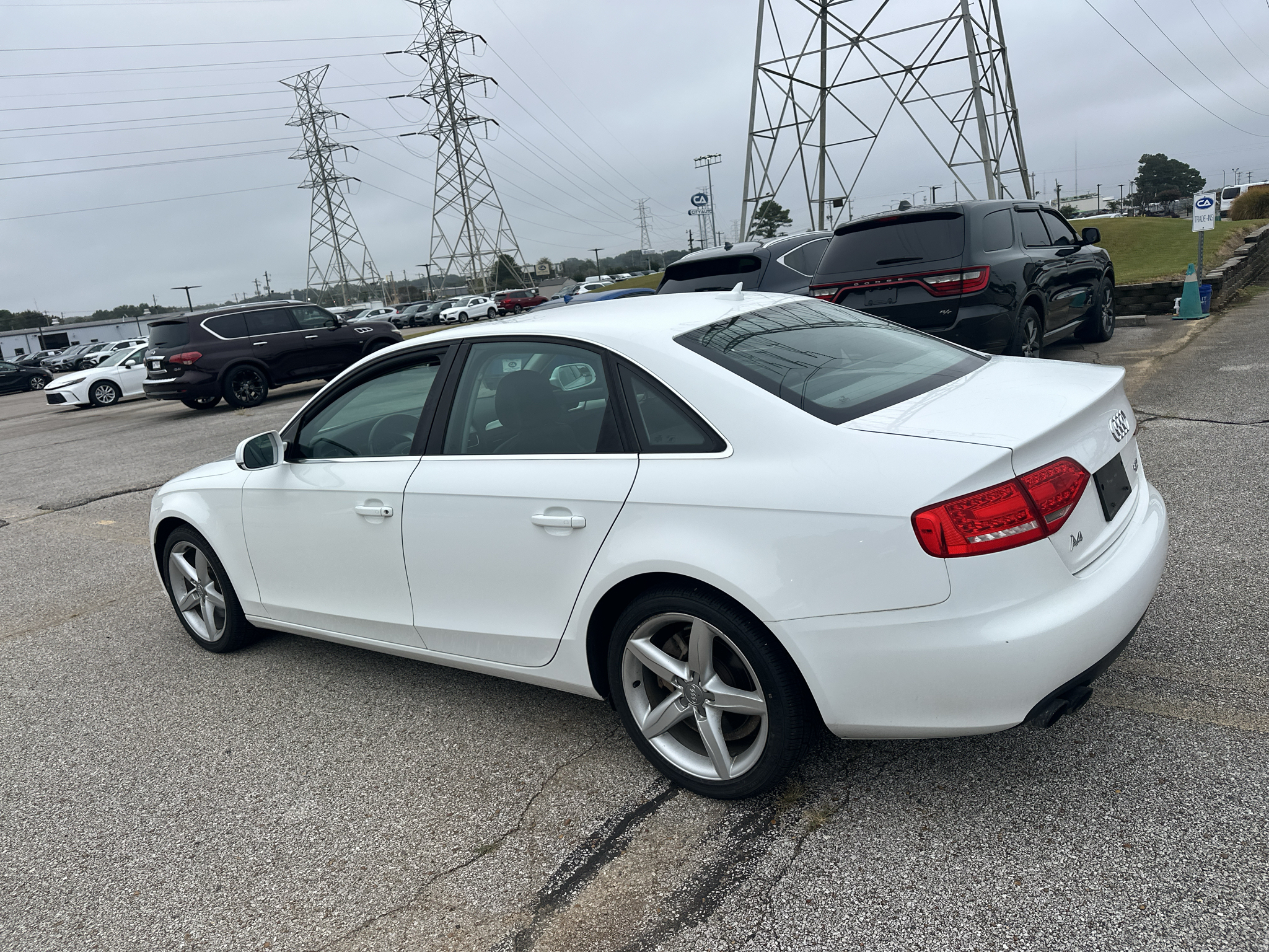 Vehicle photo 7