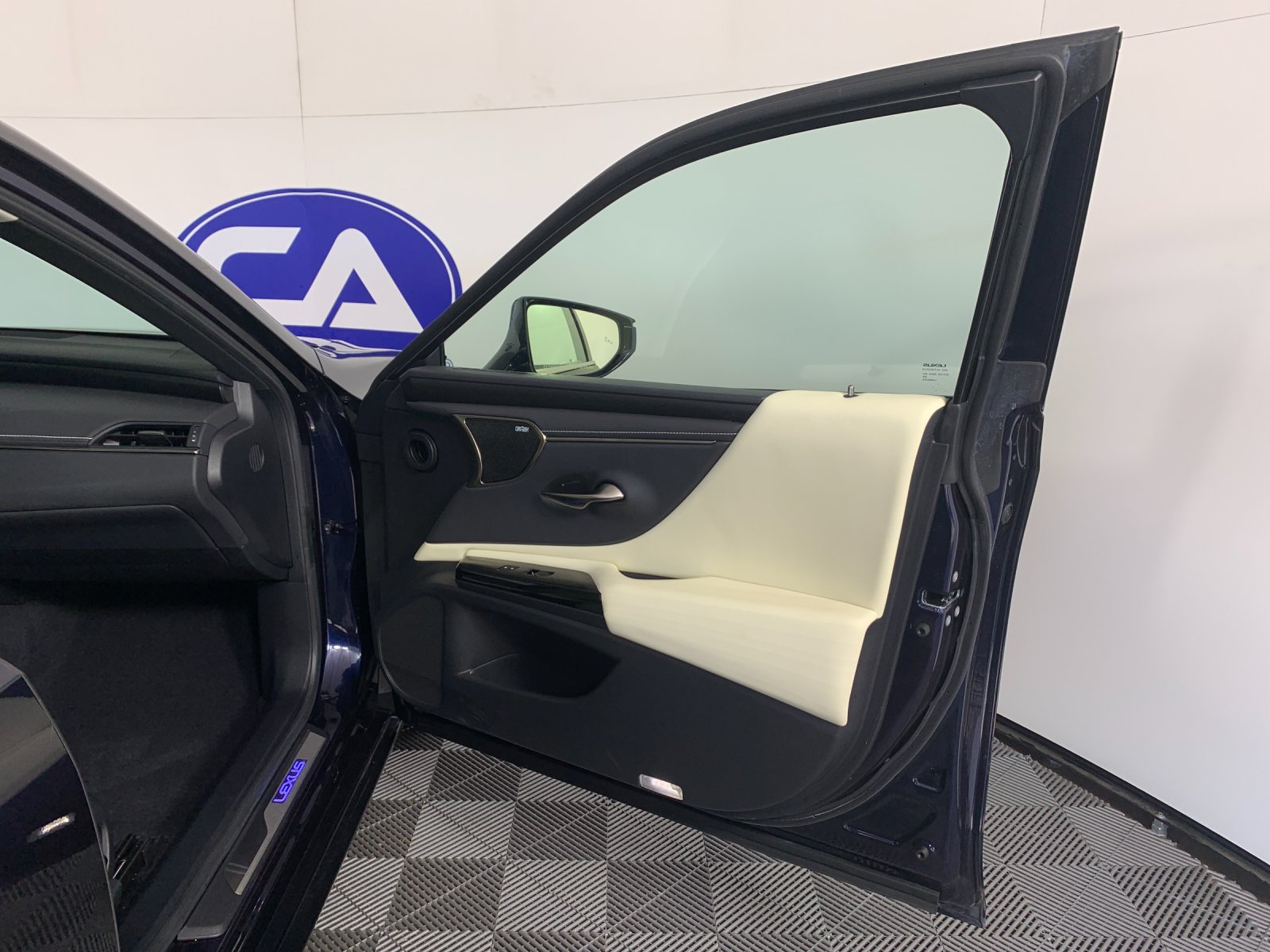 Used 2022 Lexus ES 300h Sedan