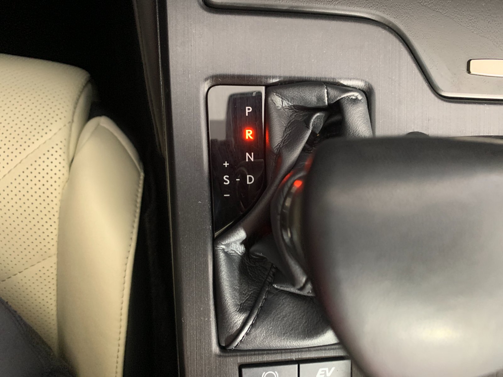 Used 2022 Lexus ES 300h Sedan