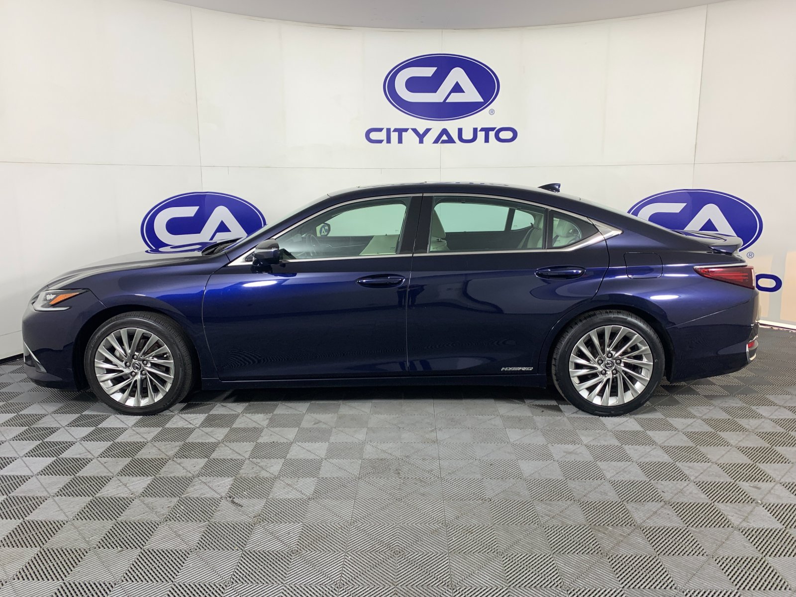Used 2022 Lexus ES 300h Sedan
