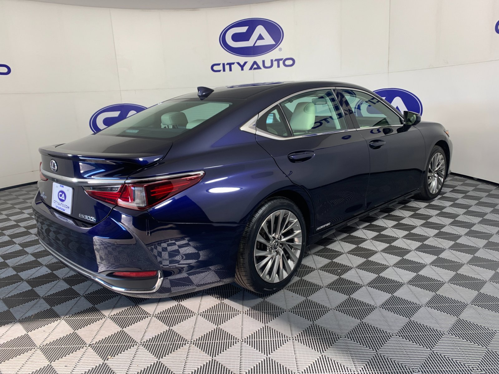Used 2022 Lexus ES 300h Sedan