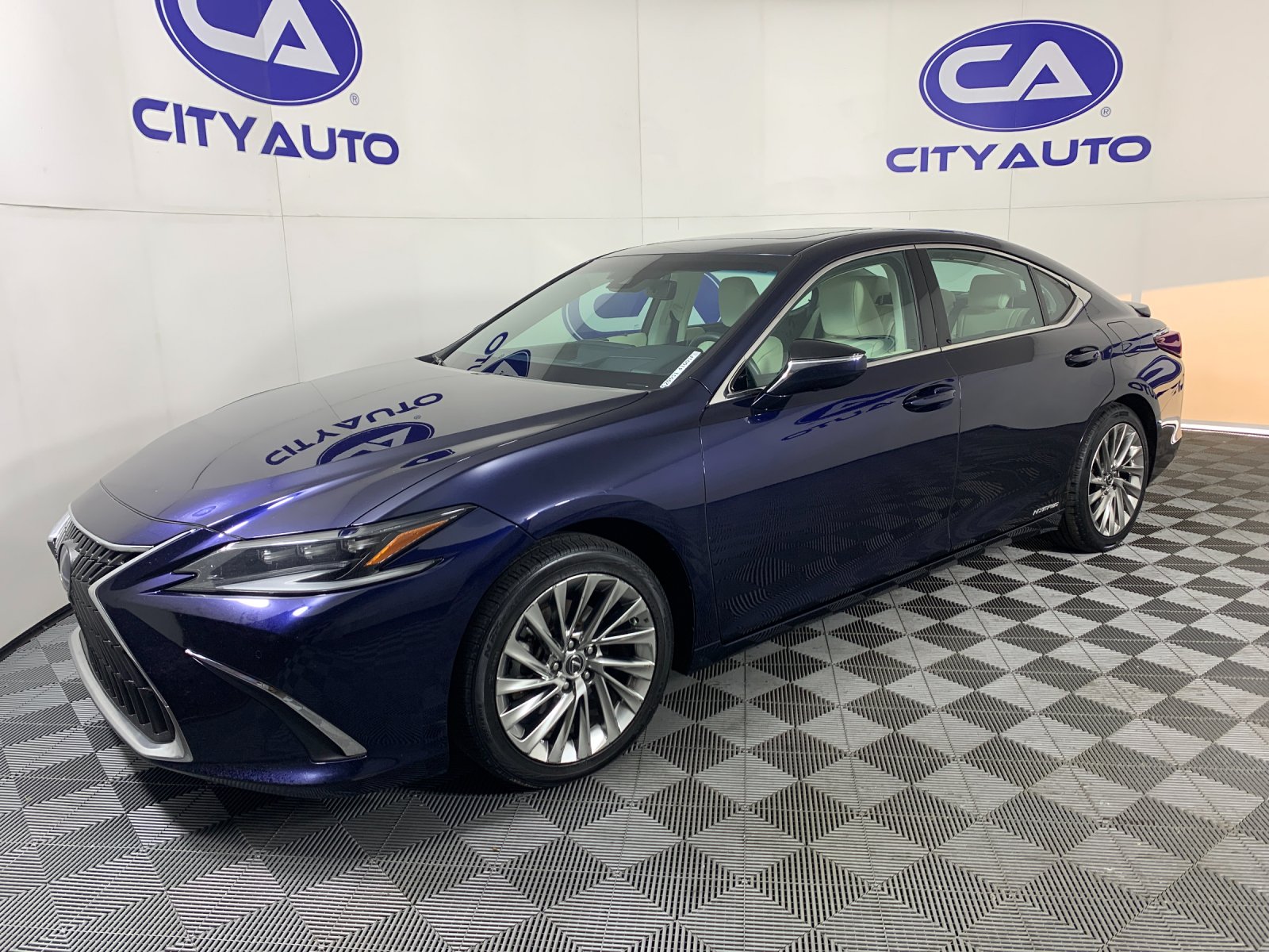 Used 2022 Lexus ES 300h Sedan