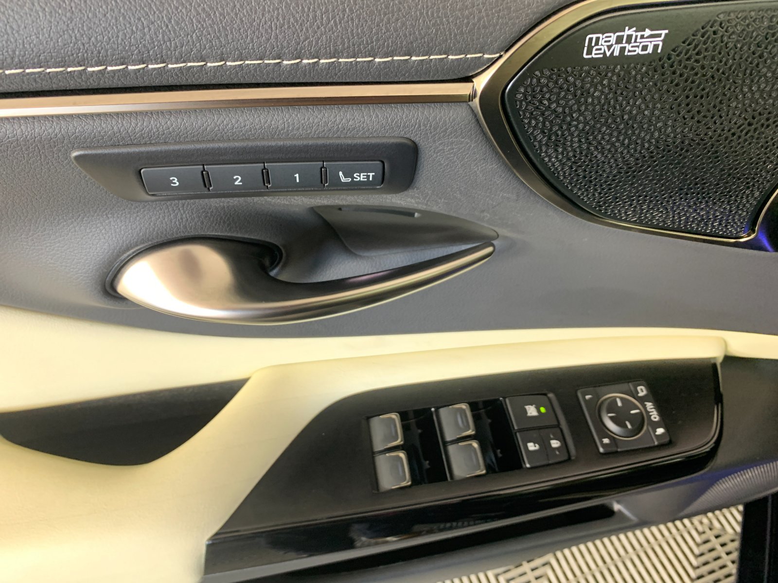 Used 2022 Lexus ES 300h Sedan