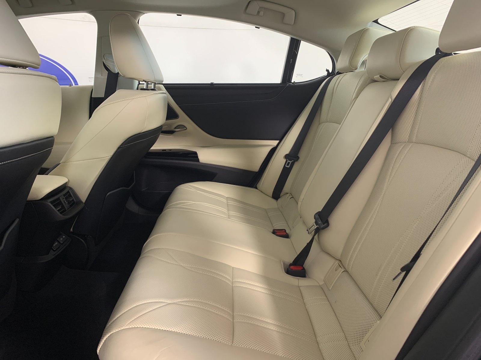 Used 2022 Lexus ES 300h Sedan