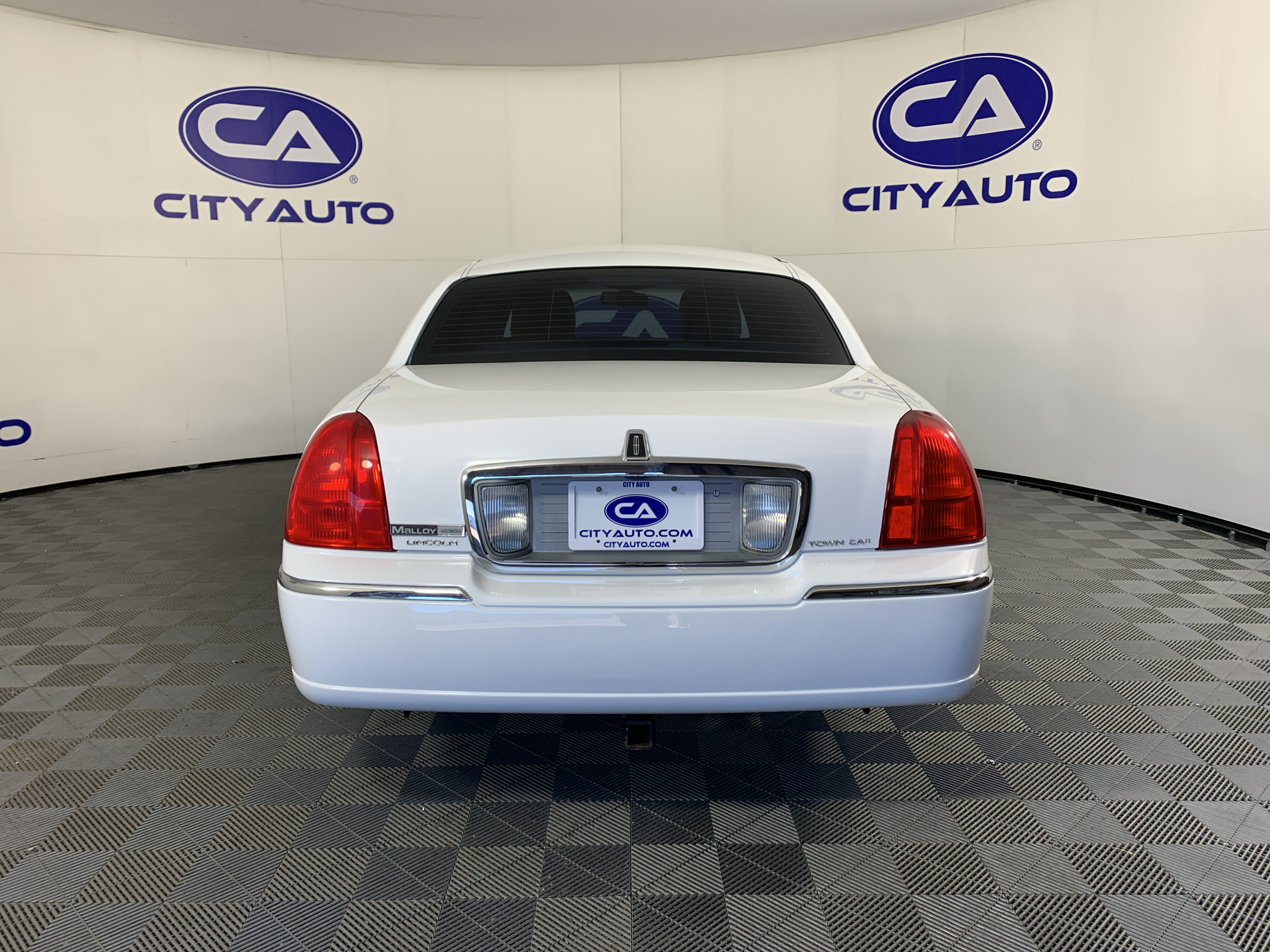 Used 2011 Lincoln Town Car Sedan