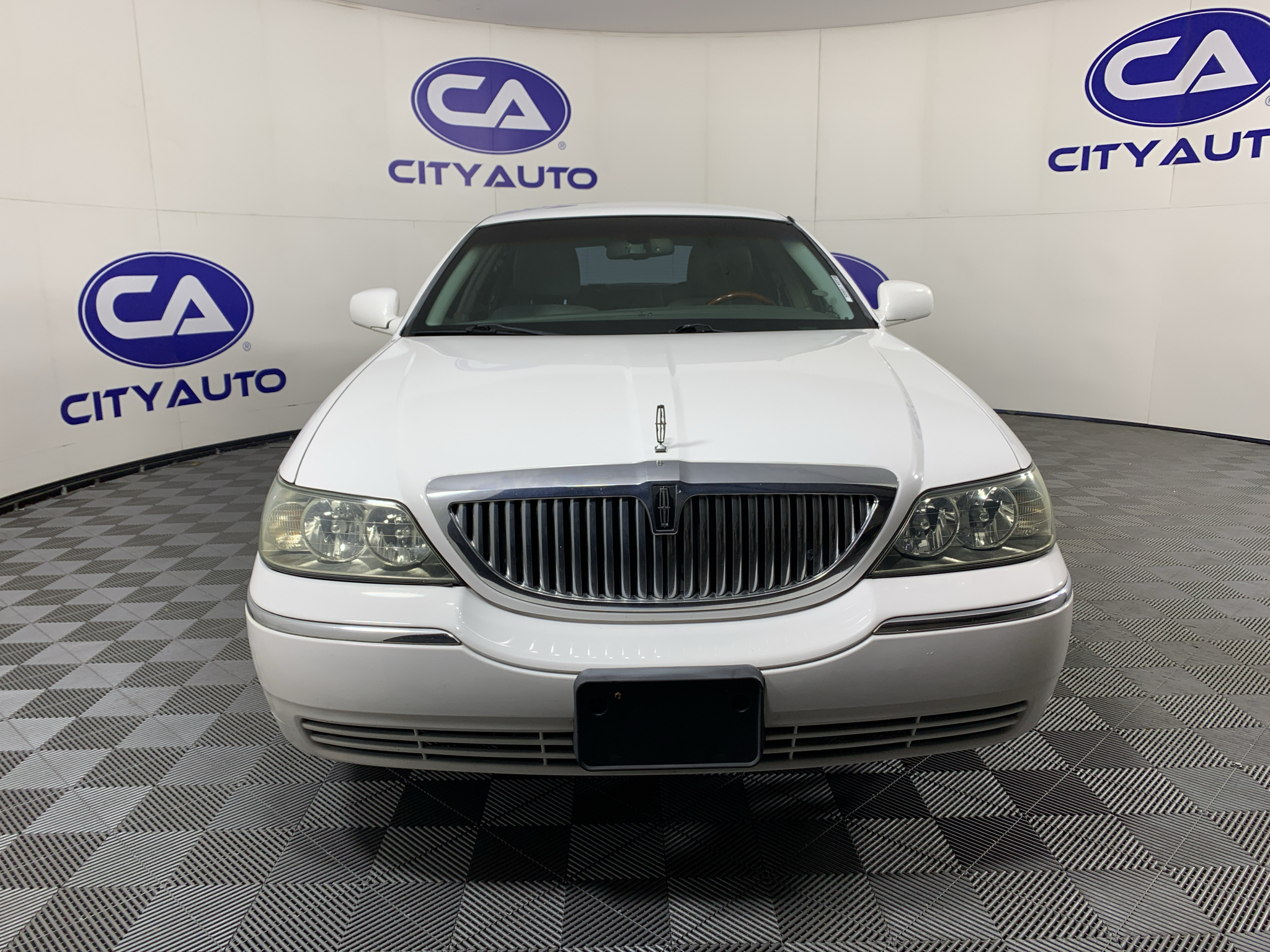 Used 2011 Lincoln Town Car Sedan