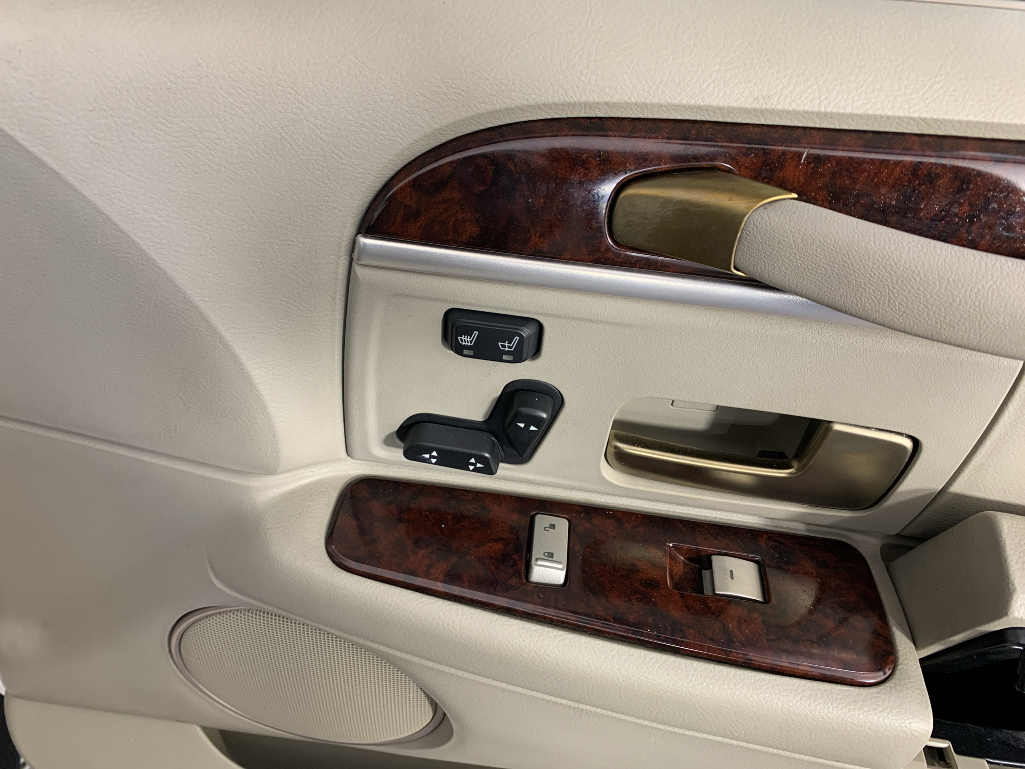 Used 2011 Lincoln Town Car Sedan