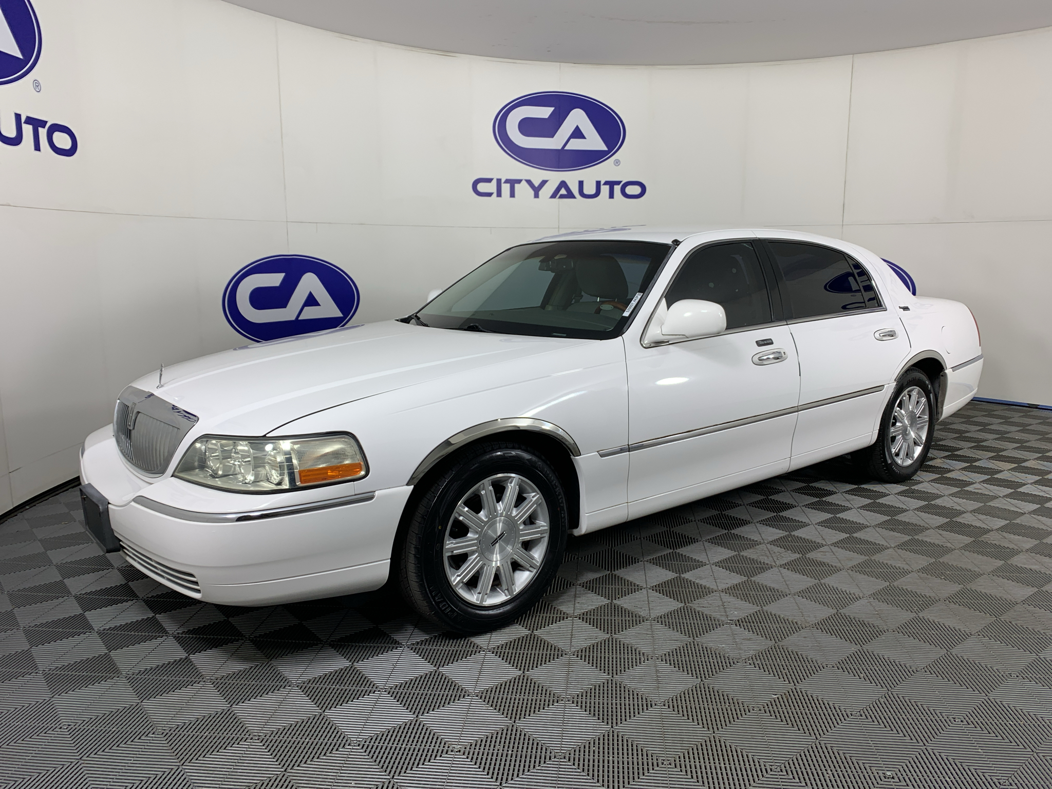 Used 2011 Lincoln Town Car Sedan