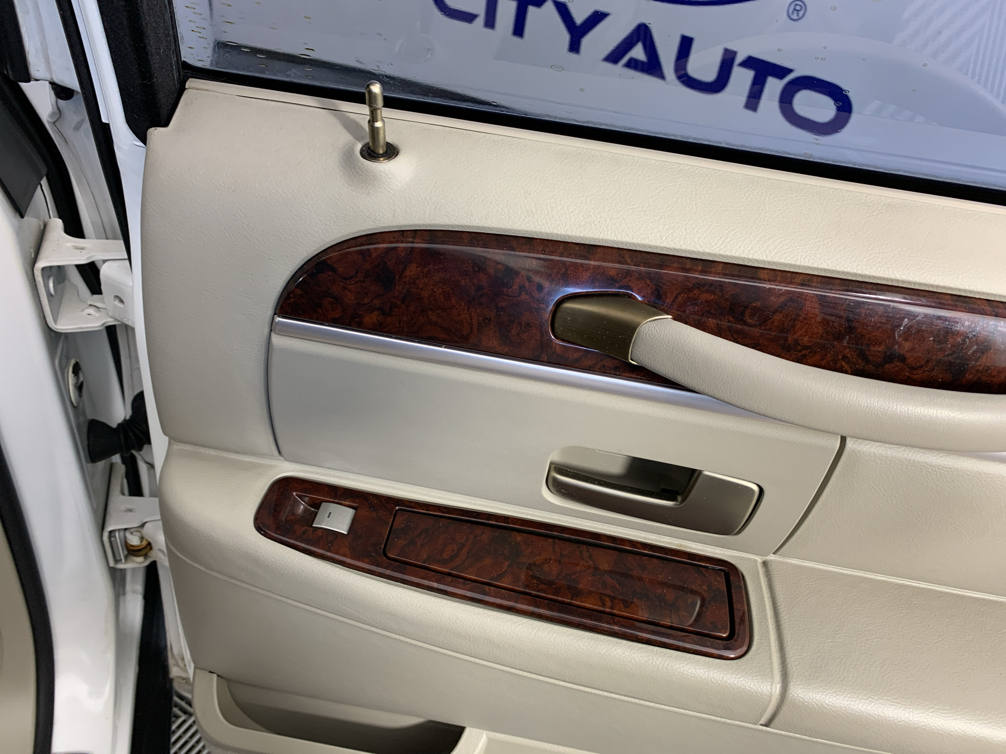 Used 2011 Lincoln Town Car Sedan