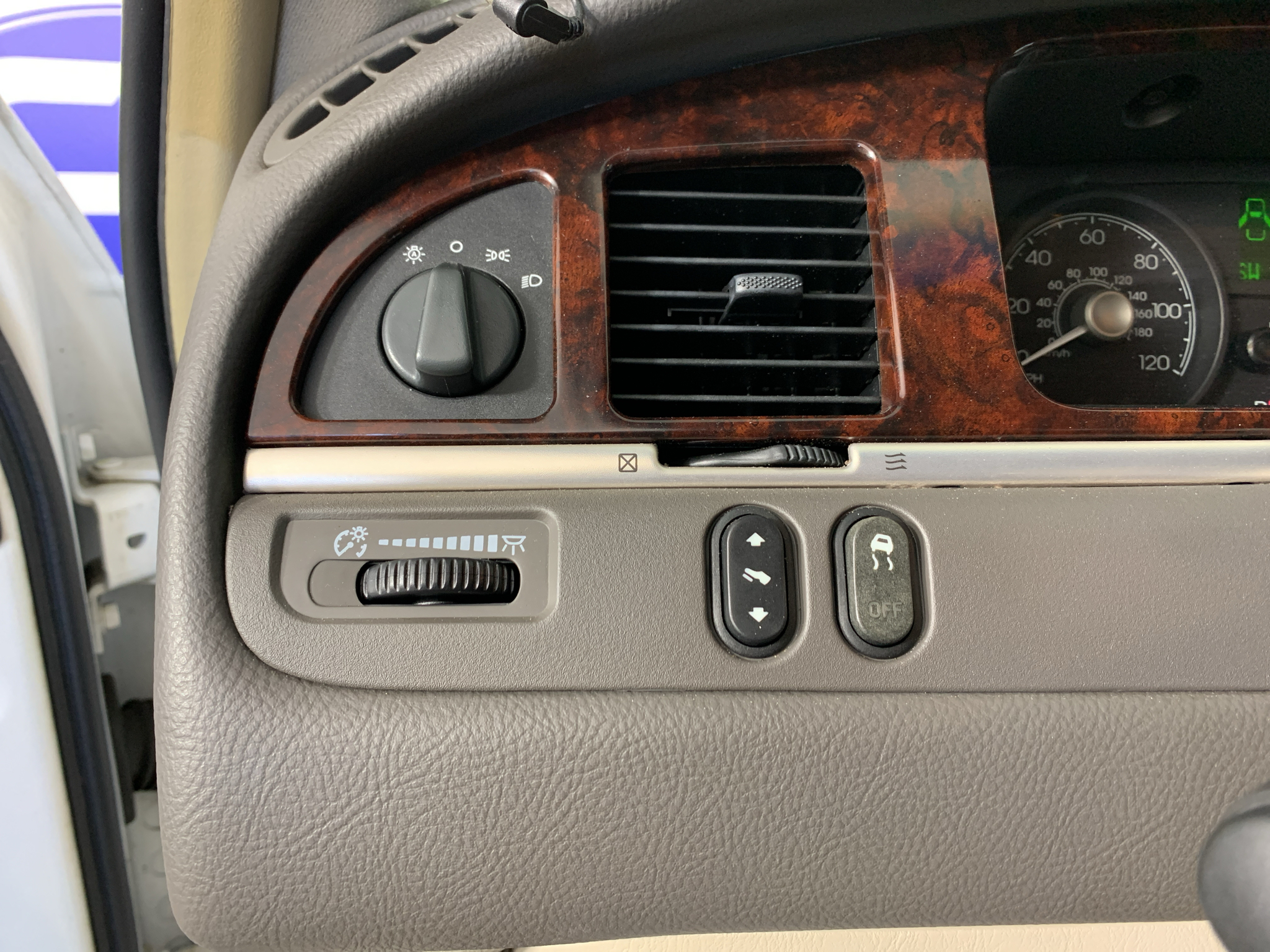 Used 2011 Lincoln Town Car Sedan