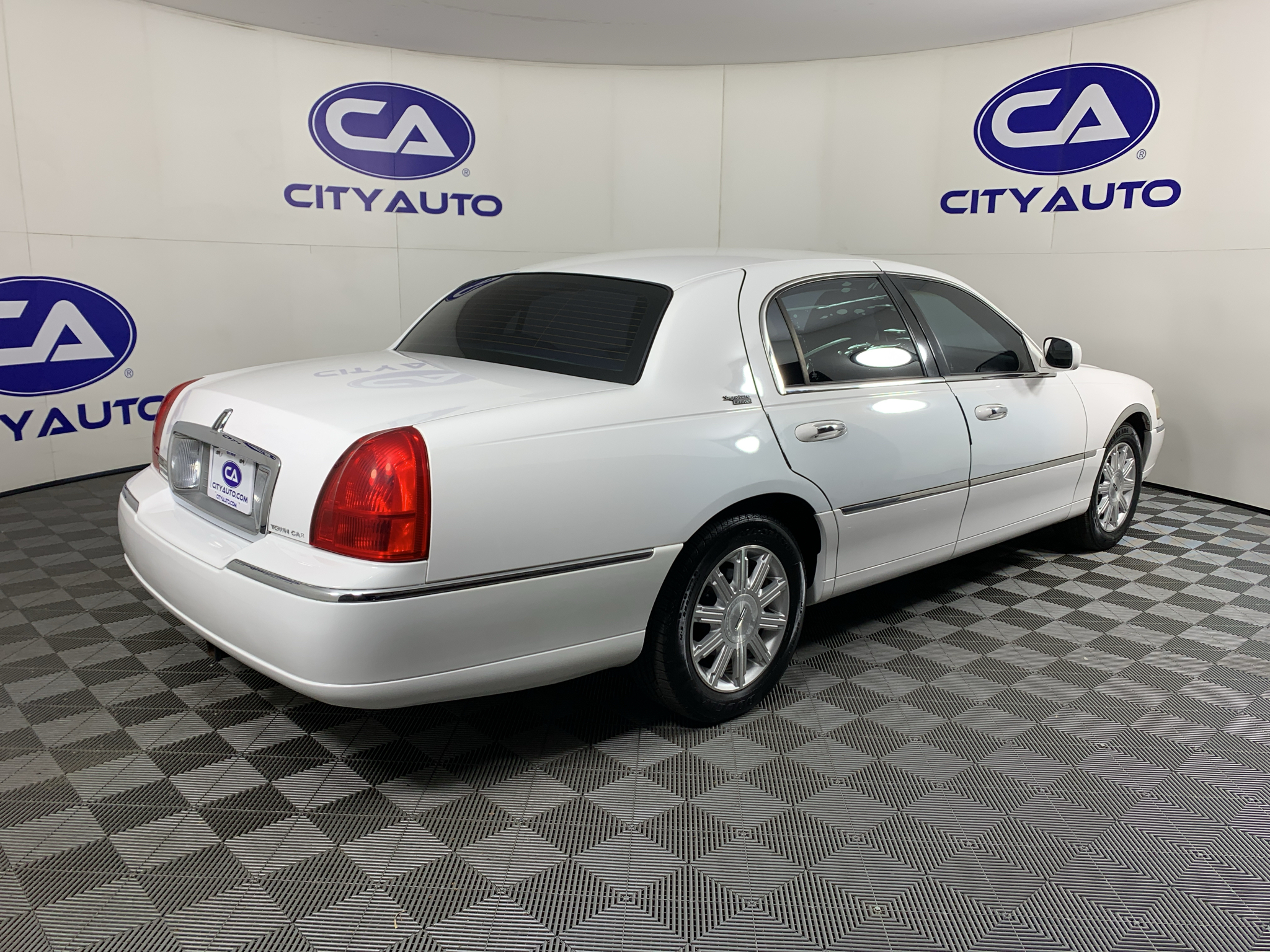 Used 2011 Lincoln Town Car Sedan