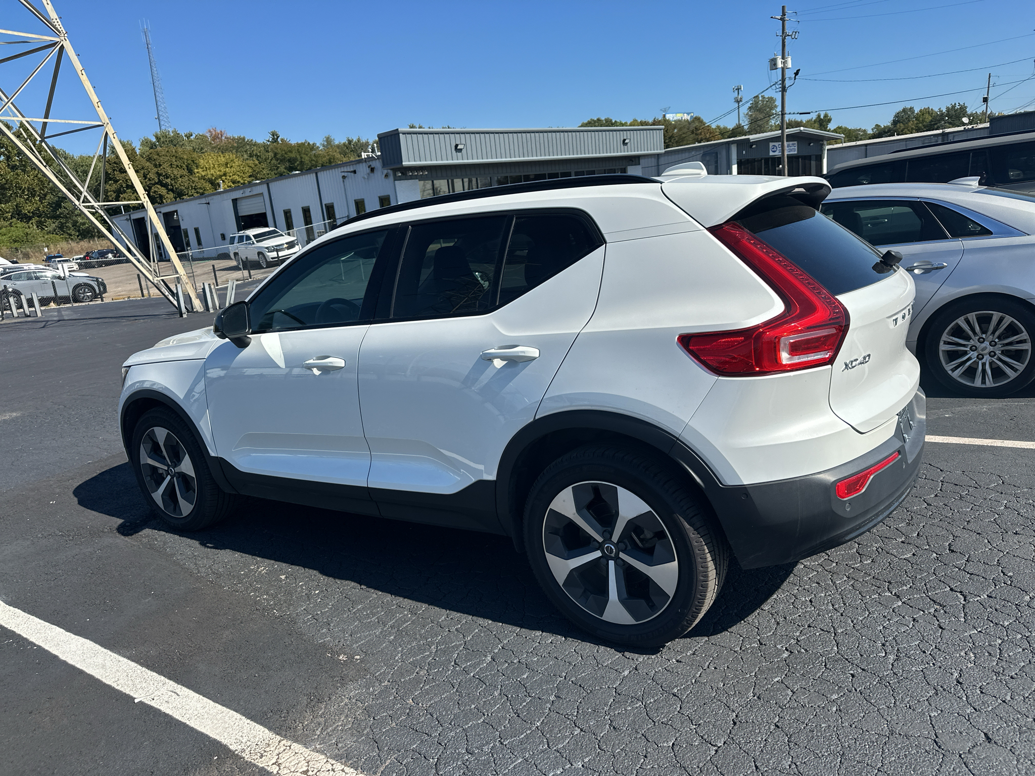 Used 2023 Volvo XC40 B4 SUV