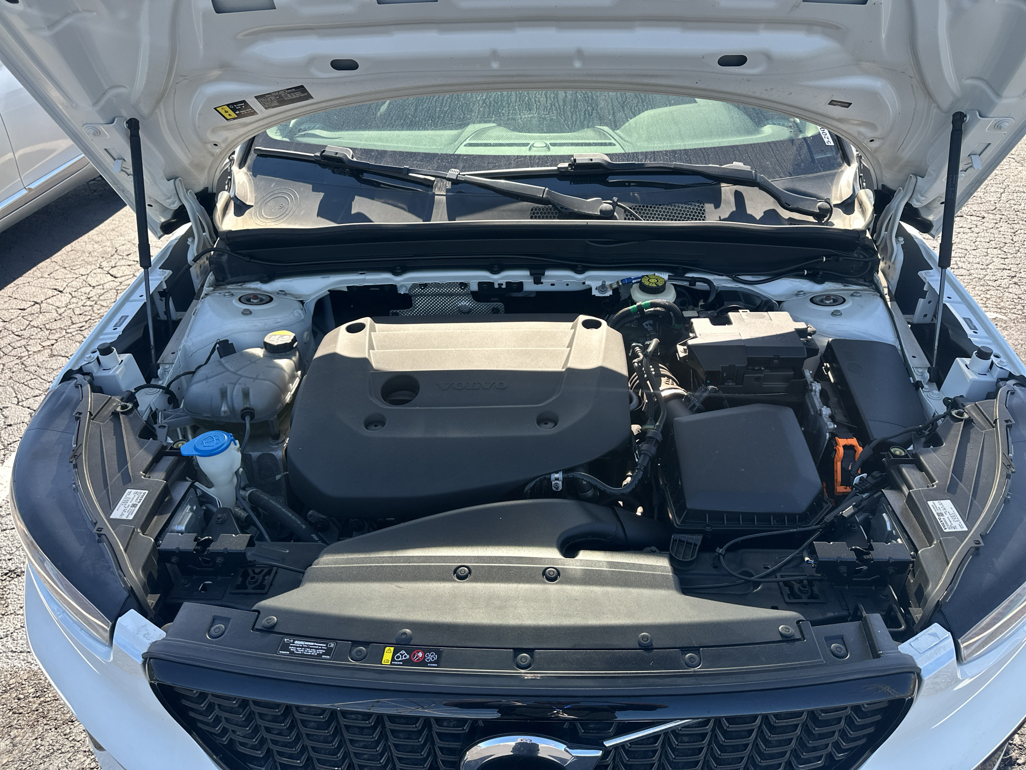 Used 2023 Volvo XC40 B4 SUV